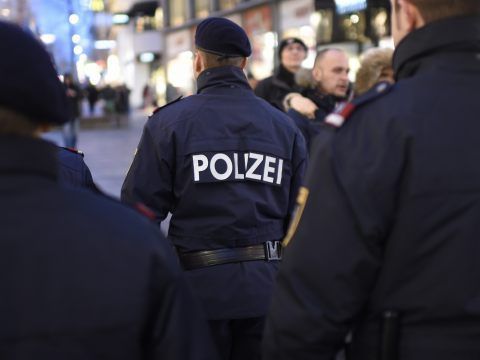 Die Wiener Polizei stoppte zwei mutmaßliche Autoknacker mit Schreckschüssen