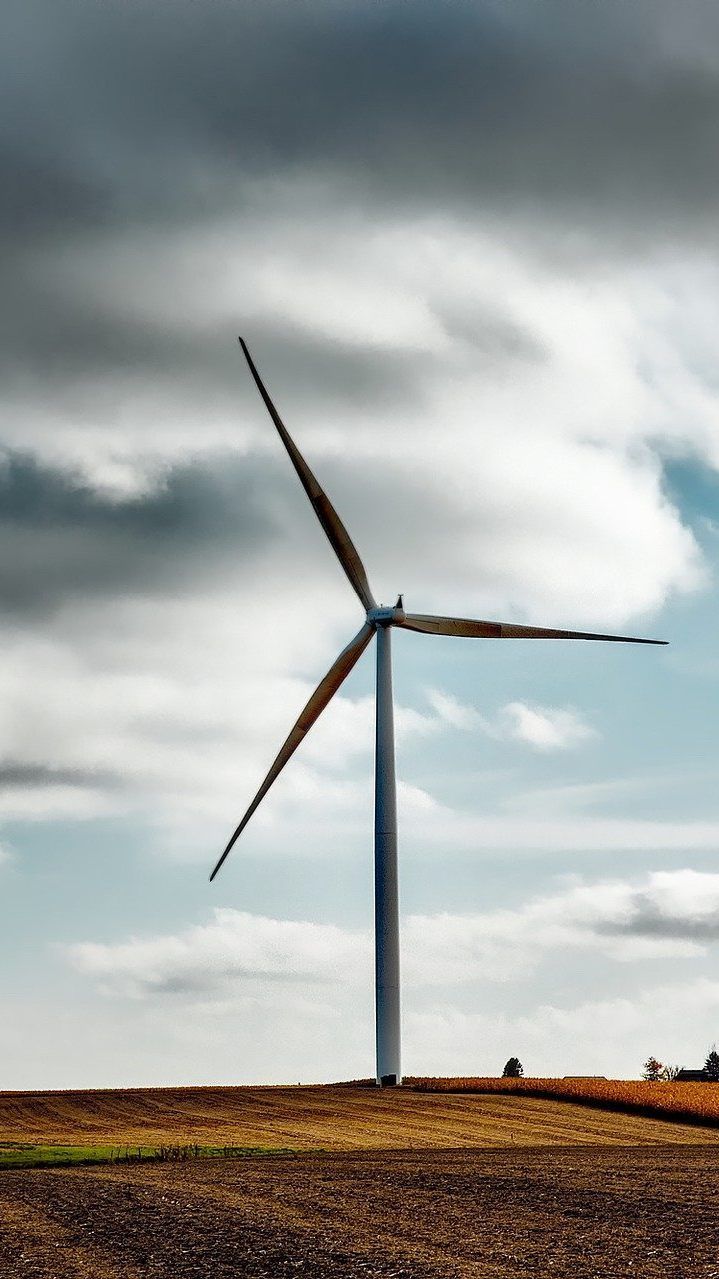 Strom stammt immer mehr aus erneuerbaren Energiequellen.