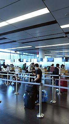 Mehrere Länder kappen Flugverbindungen nach Großbritannien