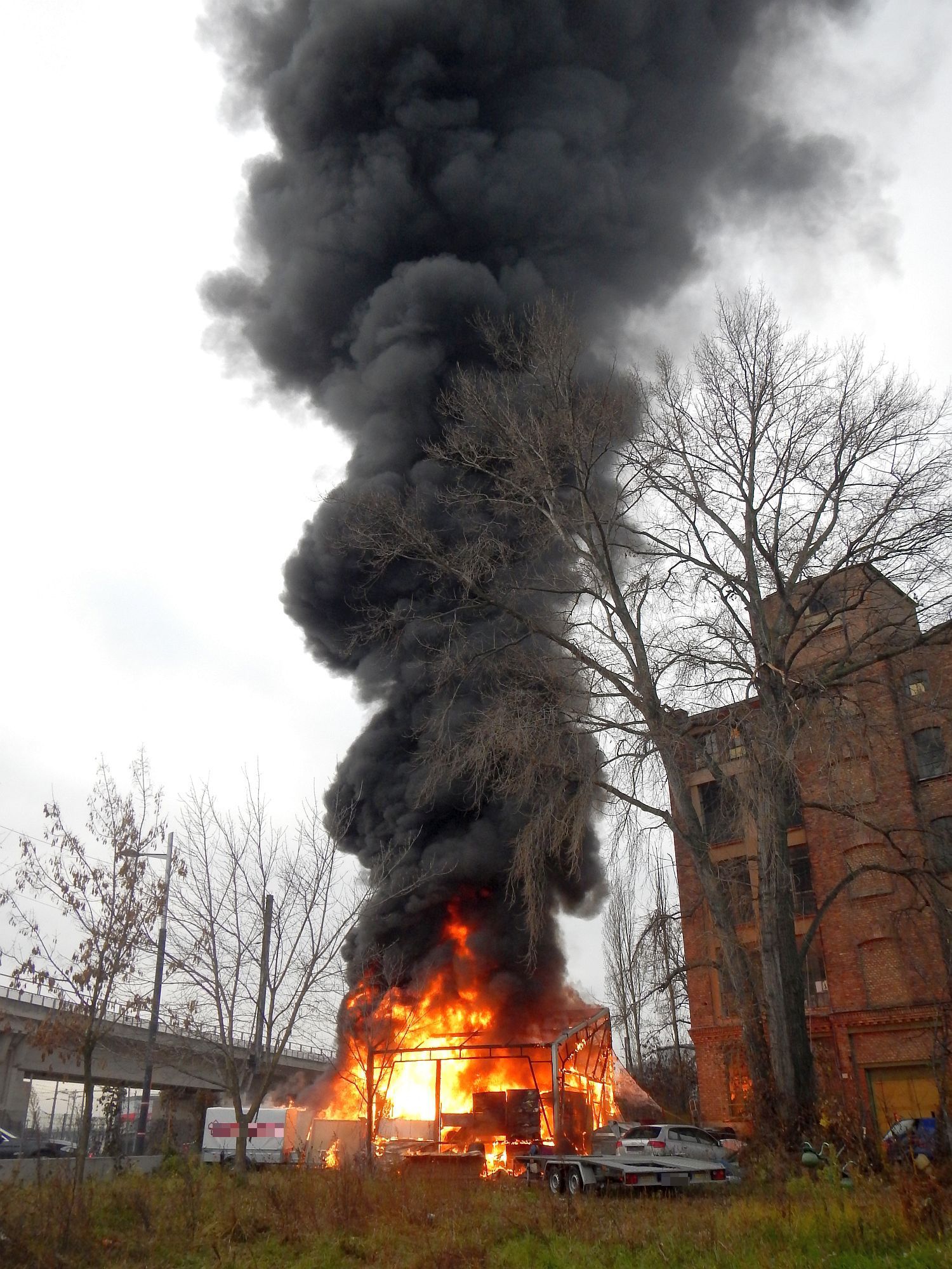 Die Rauchsäule war gut sichtbar.