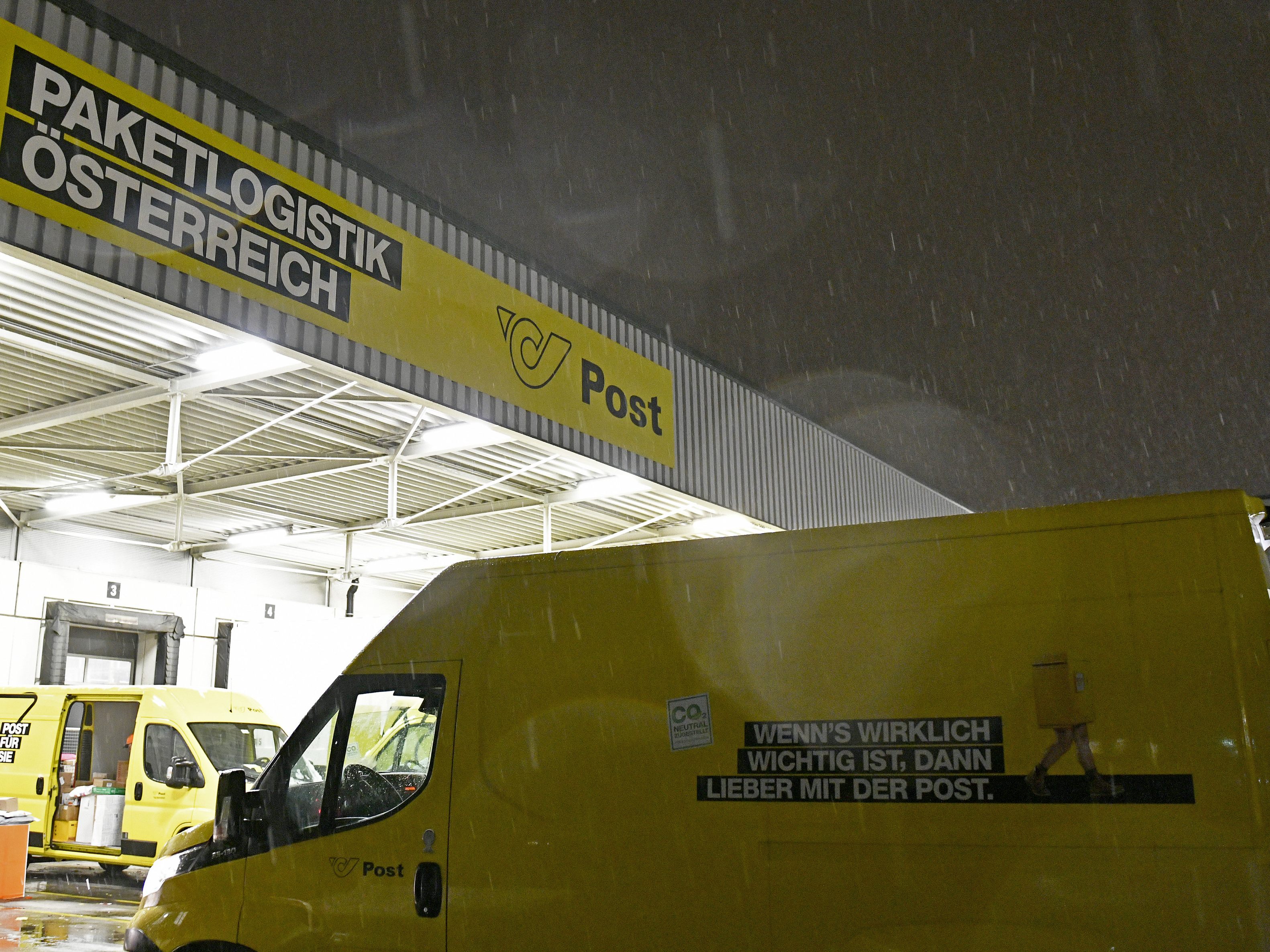 Post appelliert: Beim derzeit überhöhten Paketaufkommen sollte man längere Lieferzeiten einplanen Post appelliert: Beim derzeit überhöhten Paketaufkommen sollte man längere Lieferzeiten einplanen