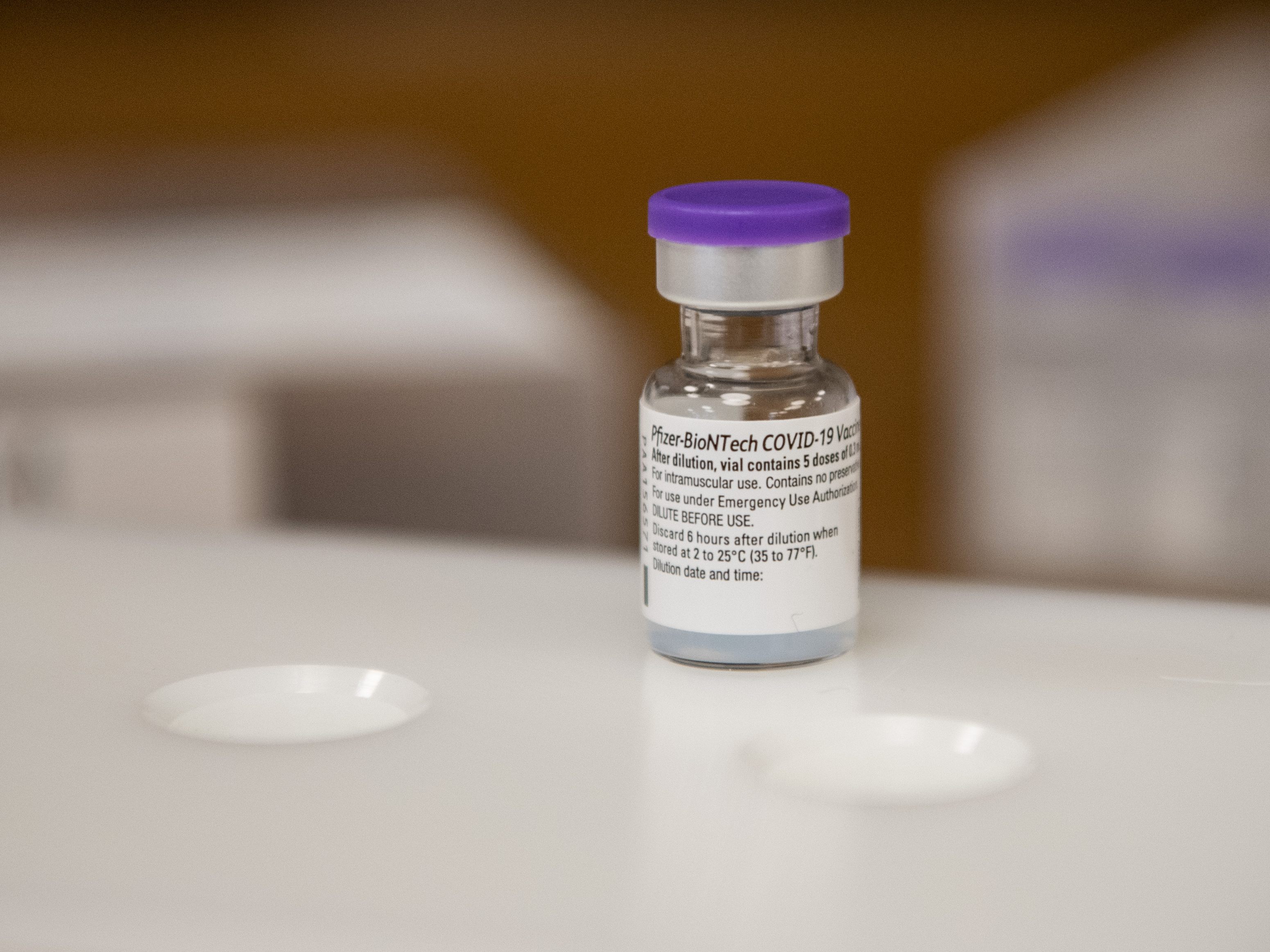 Wirkung, Nebenwirkungen und Impfreaktionen des Pfizer-Biontech-Impfstoffes. Wirkung, Nebenwirkungen und Impfreaktionen des Pfizer-Biontech-Impfstoffes.