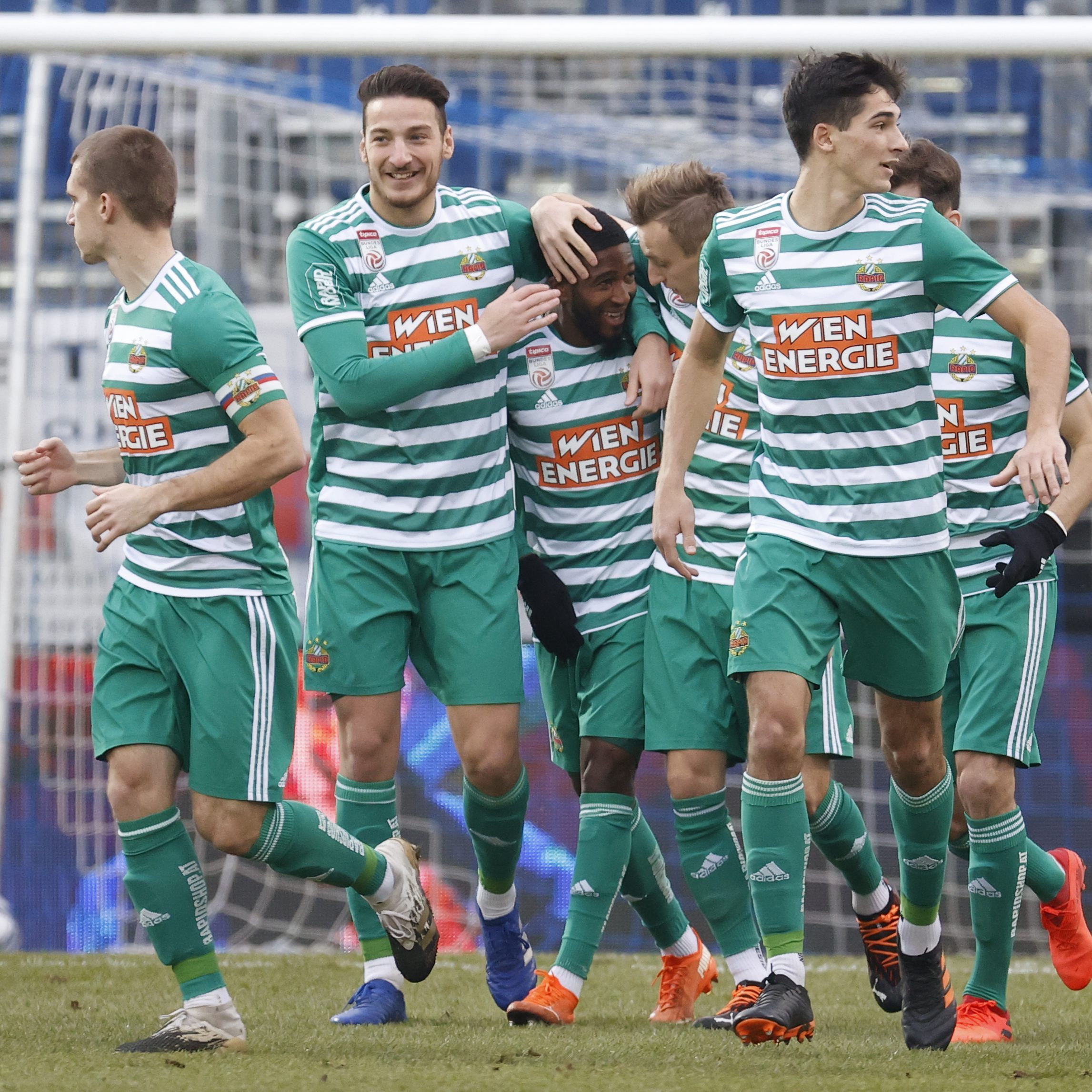 Rapid rückte mit dem 3:1-Sieg in Hartberg näher an Salzburg heran.