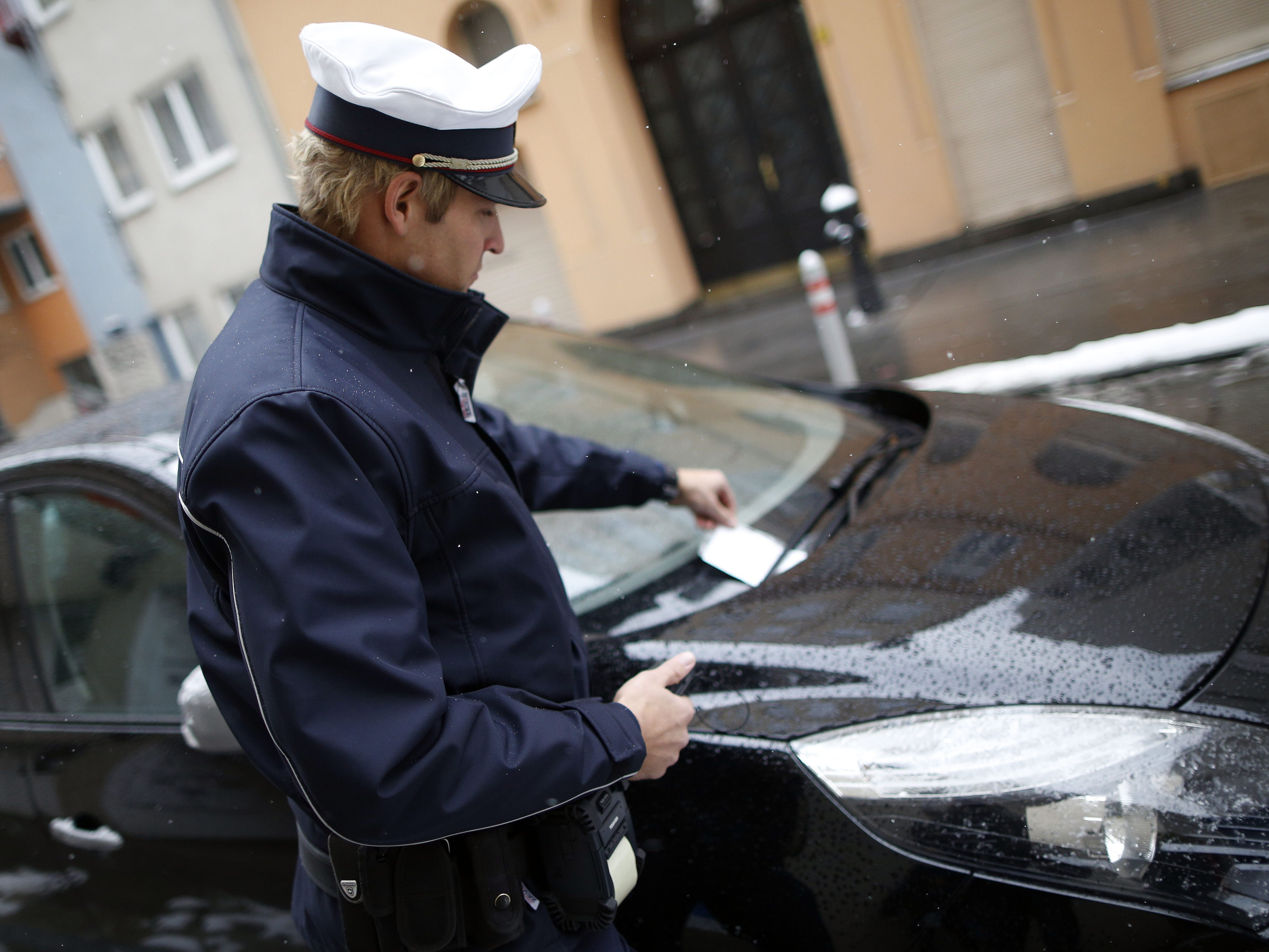 Falschparker wurden diesen Advent in Wien mit bisher 400 Euro zur Kasse gebeten Falschparker wurden diesen Advent in Wien mit bisher 400 Euro zur Kasse gebeten