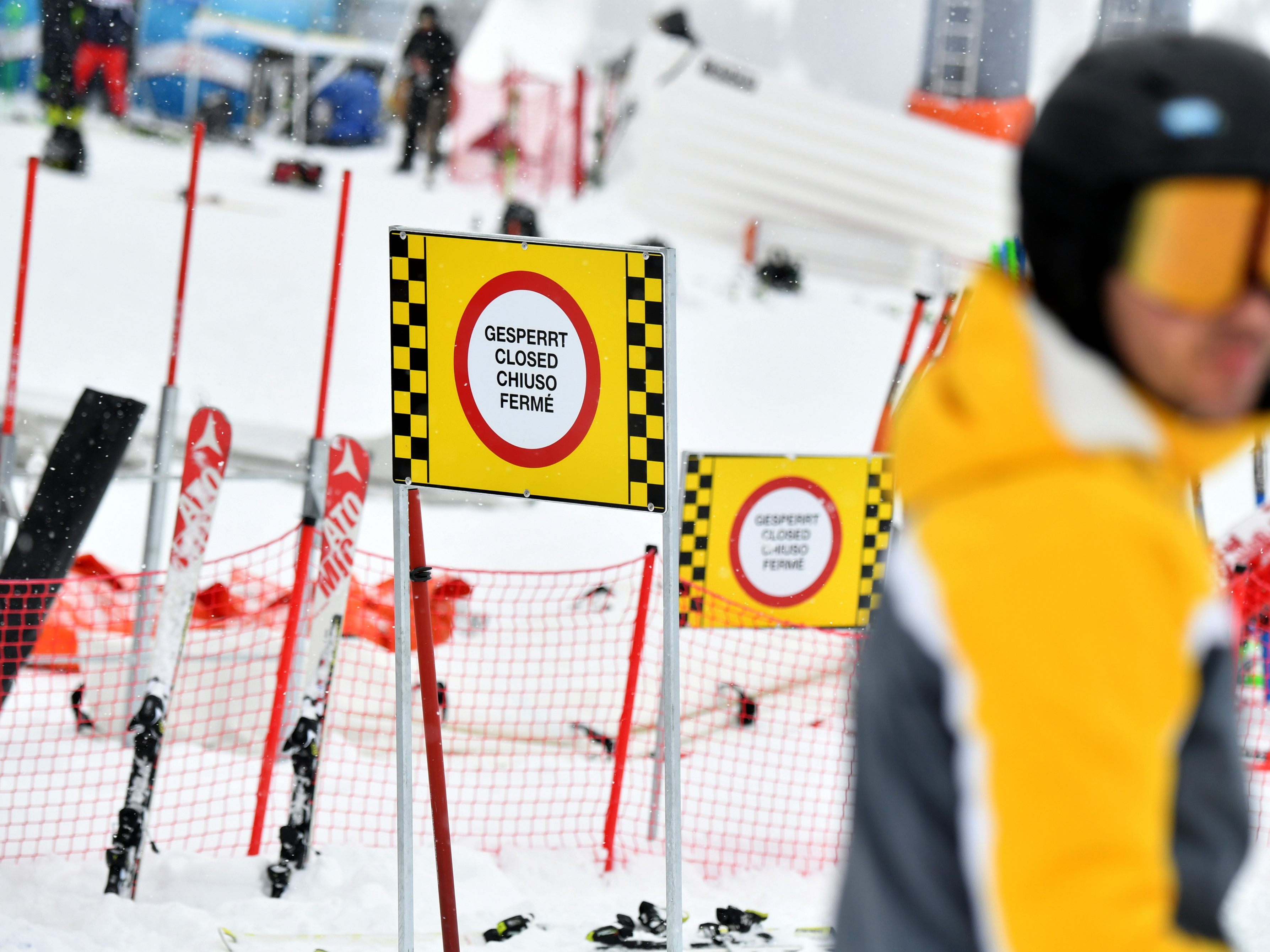 Ski-Urlaube werden erst ab 7. Jänner 2021 wieder möglich sein. Ski-Urlaube werden erst ab 7. Jänner 2021 wieder möglich sein.