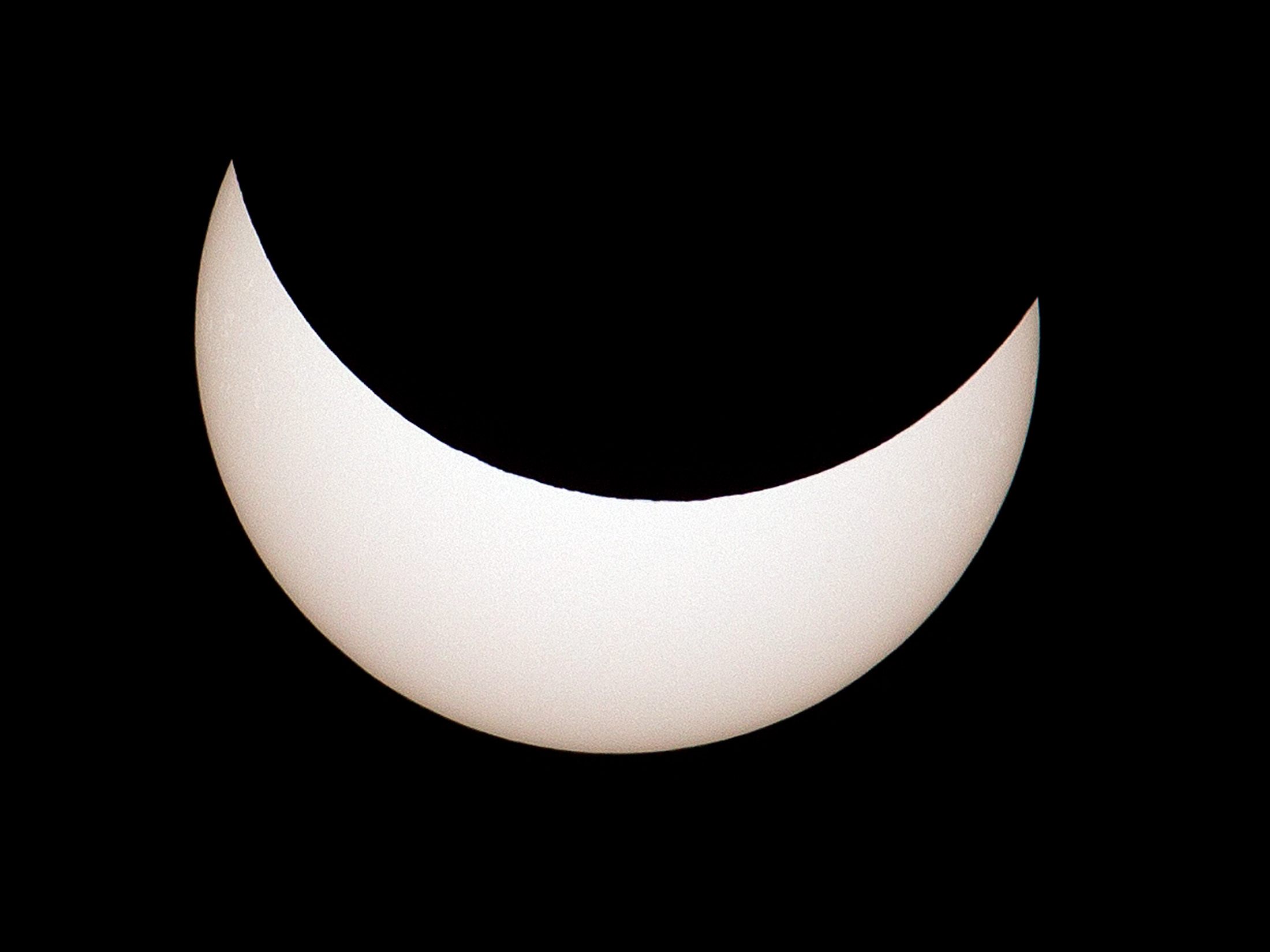 Partielle Sonnenfinsternis: Am 10. Juni wird sich die Sonne ein wenig verdunkeln. Partielle Sonnenfinsternis: Am 10. Juni wird sich die Sonne ein wenig verdunkeln.