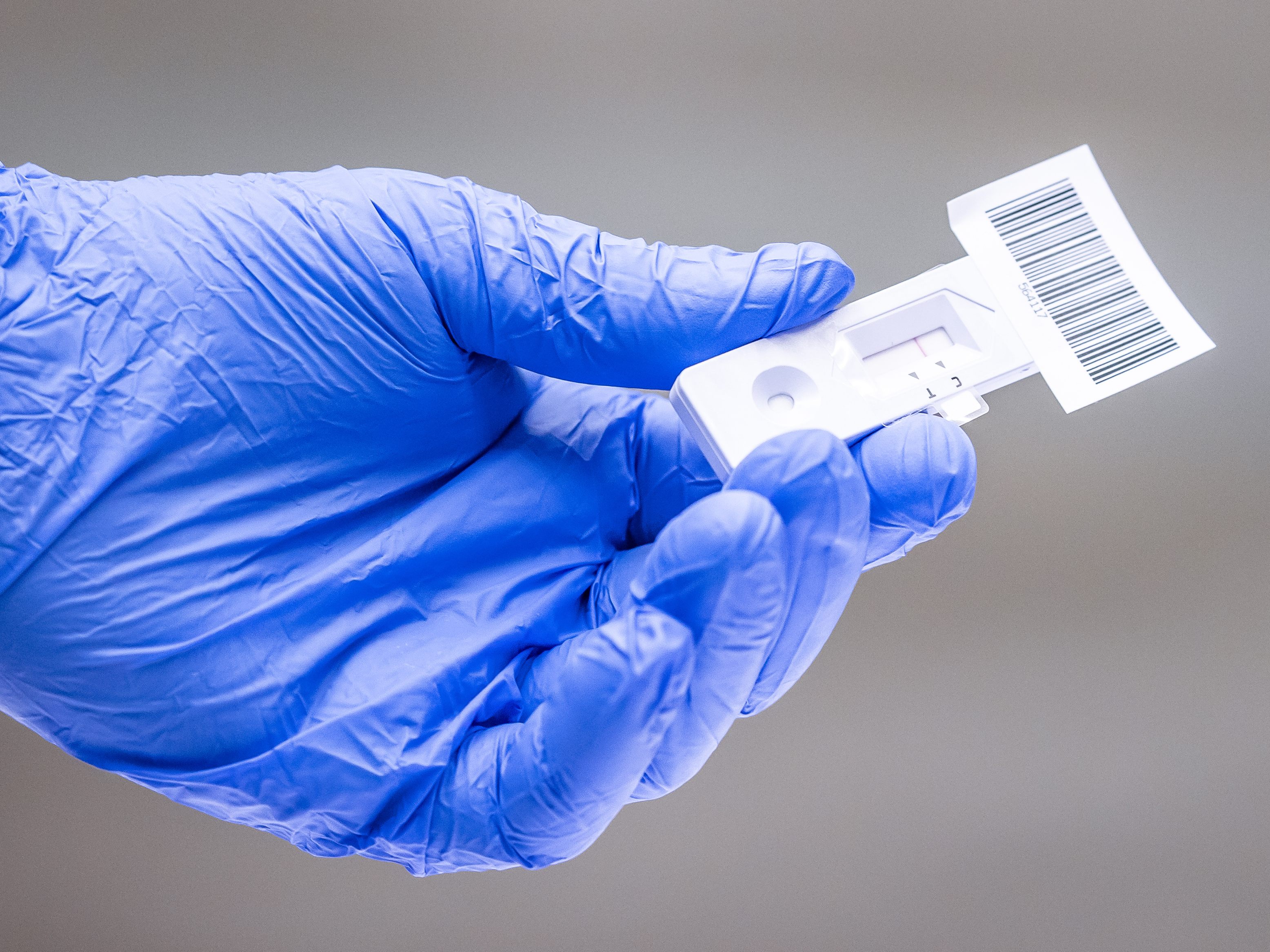 Am ersten Tag der Massentests in Wien gab es 112 positive Coronavirus-Tests, Am ersten Tag der Massentests in Wien gab es 112 positive Coronavirus-Tests,