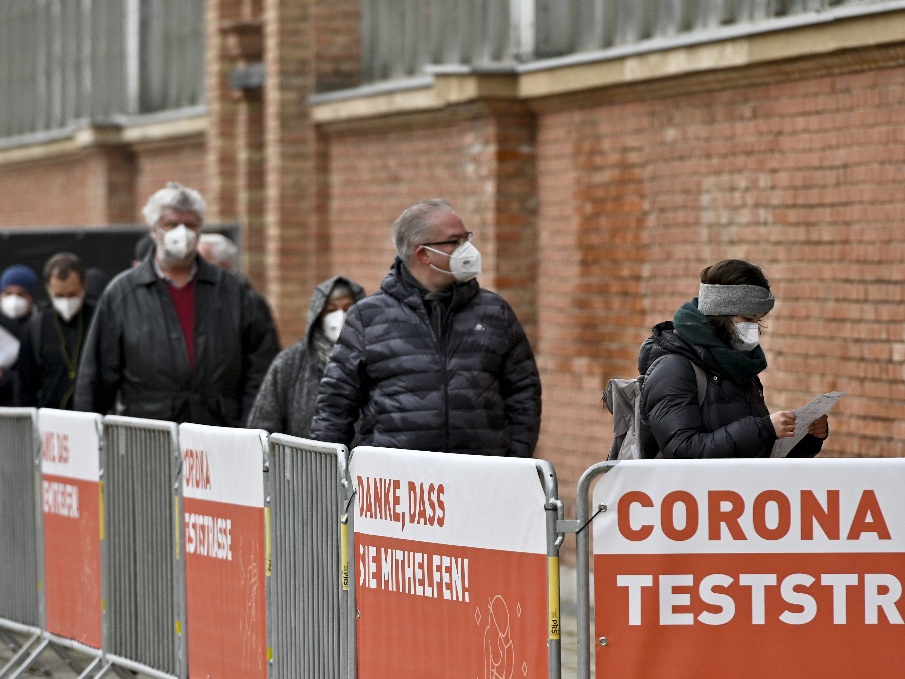 An den drei Standorten wurden am Sonntag insgesamt 21.779 Schnelltests durchgeführt. An den drei Standorten wurden am Sonntag insgesamt 21.779 Schnelltests durchgeführt.