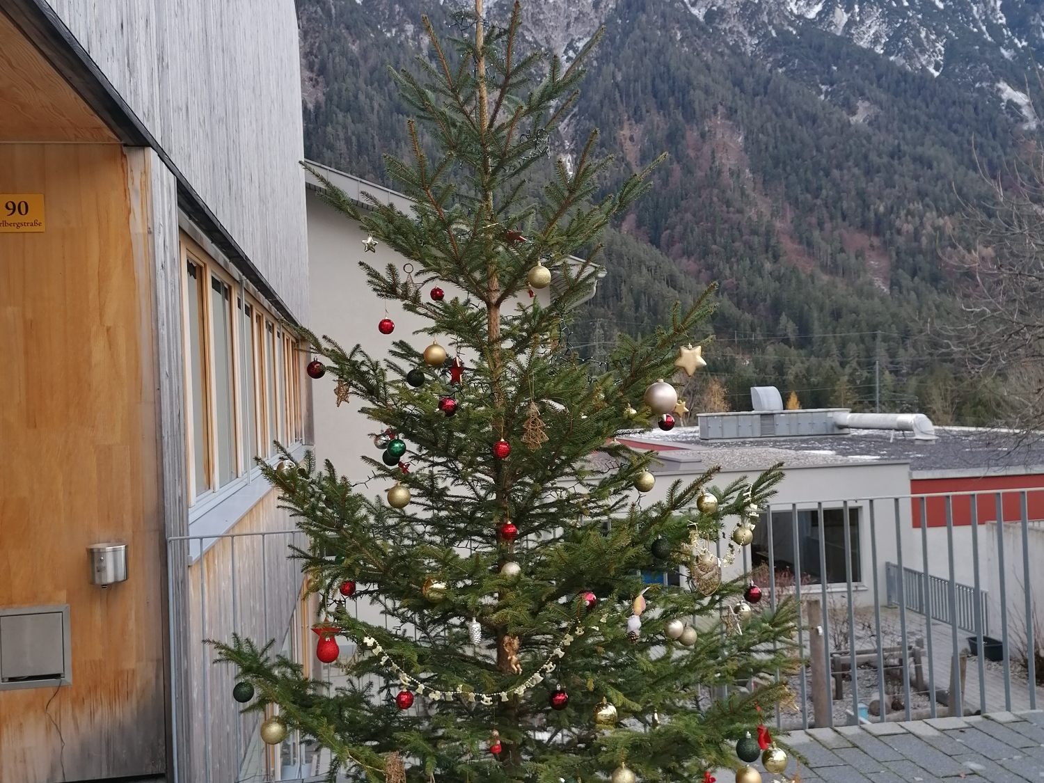 Christbaum Gemeindevorplatz