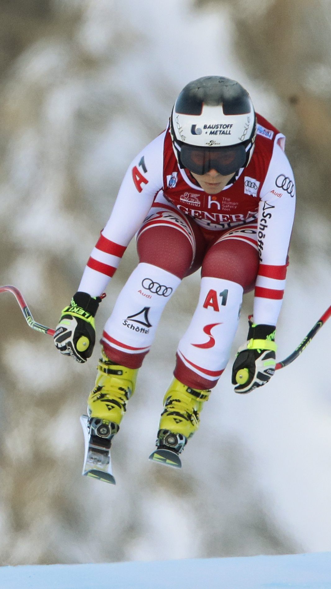 Nicole Schmidhofer stürzte bei der Abfahrt in Val d'Isere schwer.
