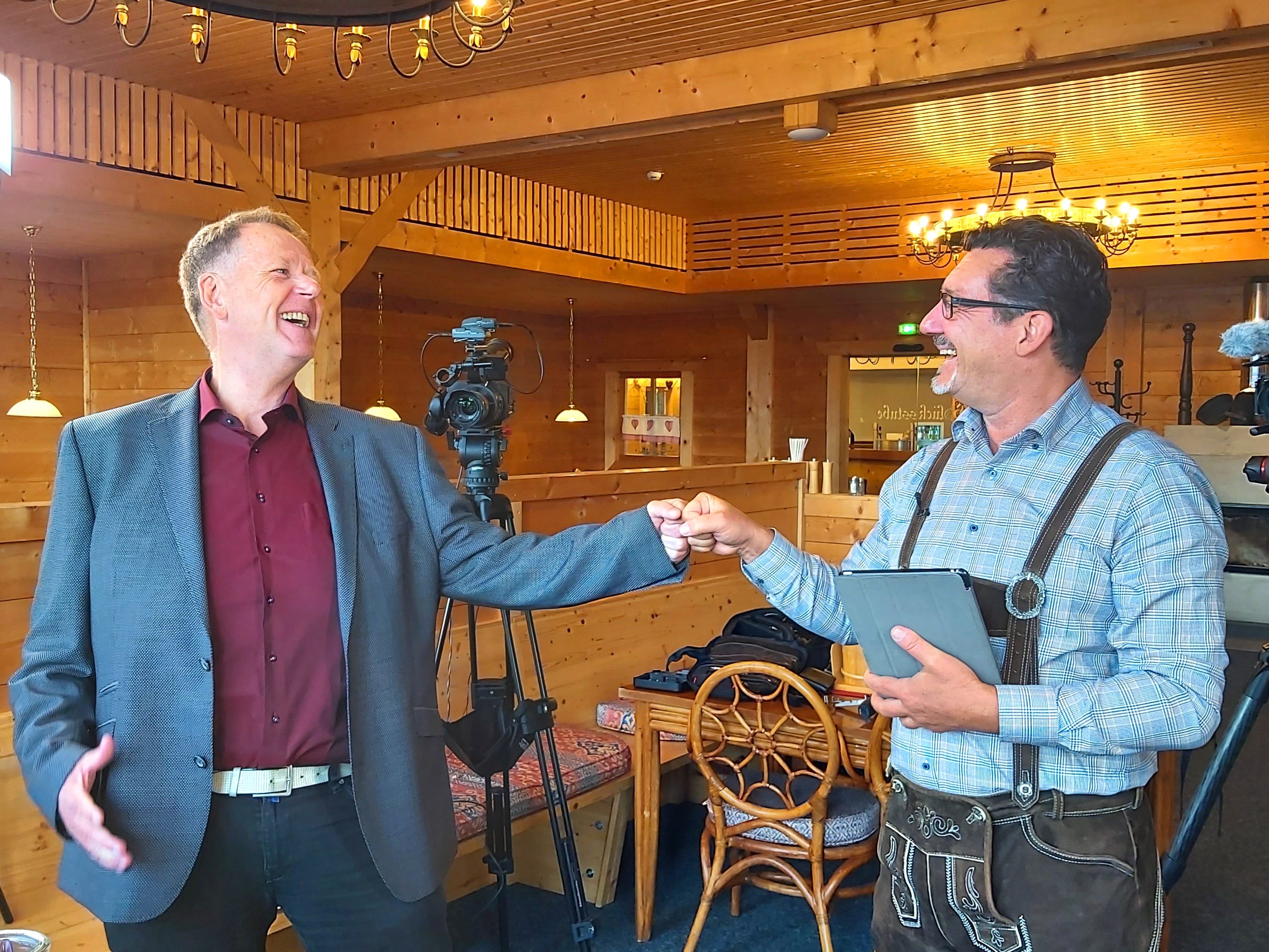 Hansjörg Seeberger ist der 181. Gast in der LÄNDLE TV Sendung "us dr Gondl" am Muttersberg. Hansjörg Seeberger ist der 181. Gast in der LÄNDLE TV Sendung "us dr Gondl" am Muttersberg.
