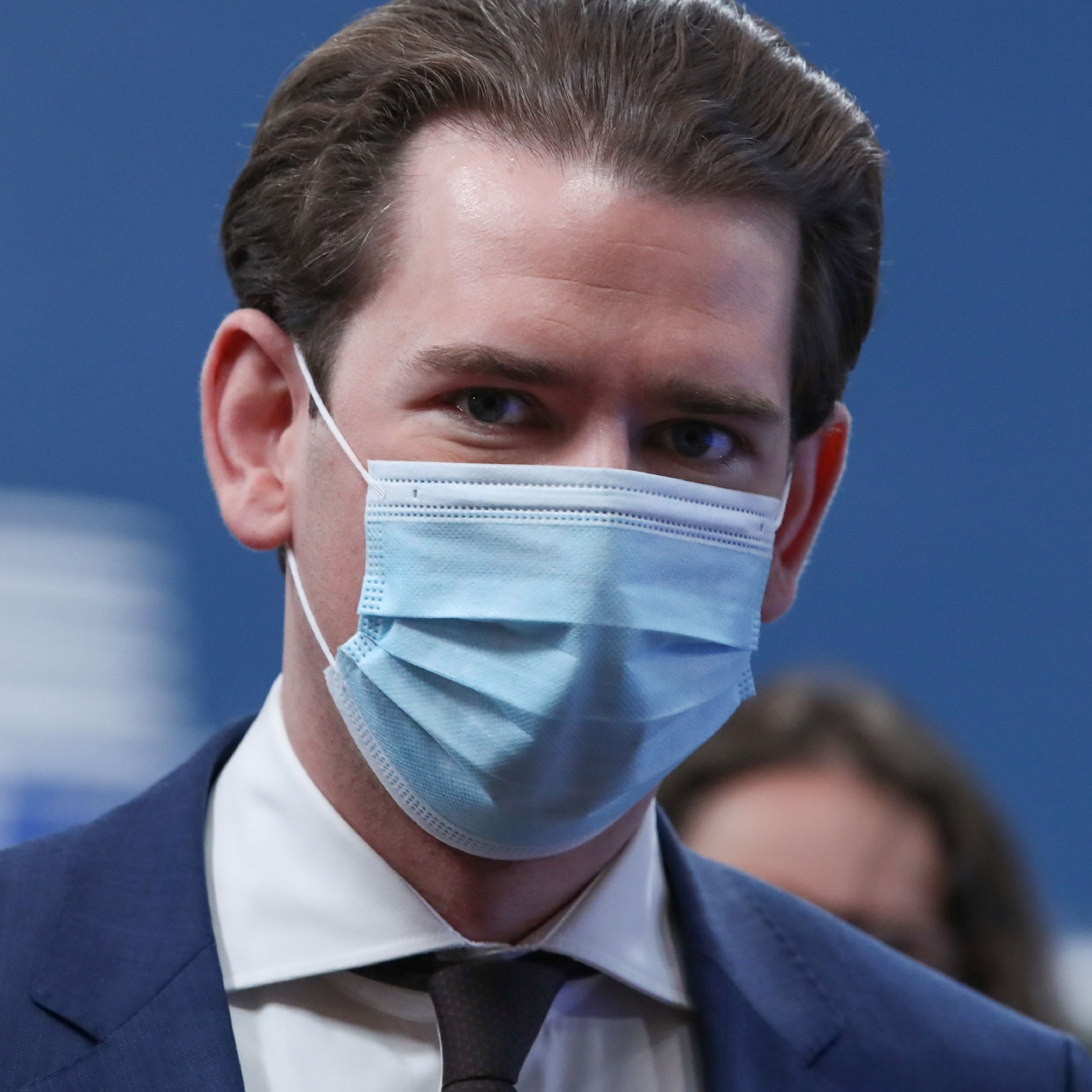 KAnzler Kurz tritt am Freitagabend live vor die Presse.