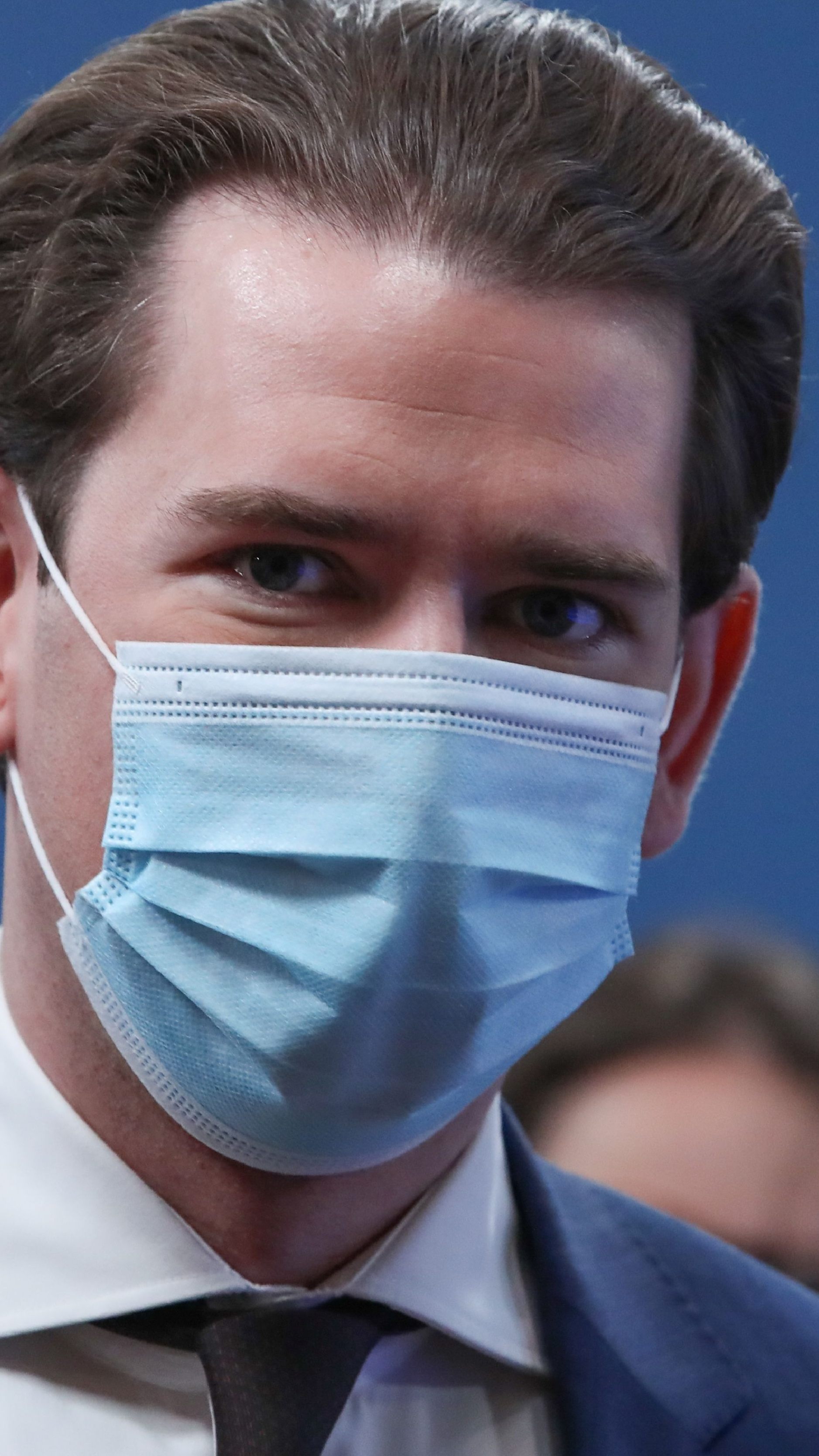 Nur zwei Haushalte zu Silvester - bis zu zehn Leute bei Feiern am 24. und 25. Dezember - Das kündigte Kanzler Kurz am Freitagabend an.