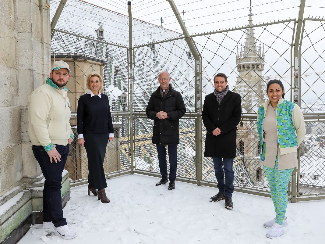 Mario Reichel, Toni Faber, Aline Basel mit Reinigungskräften Mario Reichel, Toni Faber, Aline Basel mit Reinigungskräften