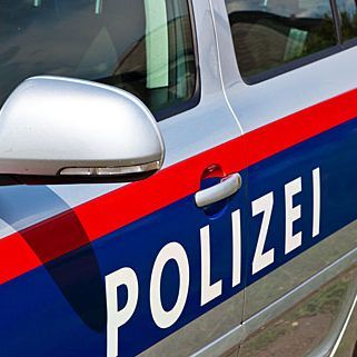 Auch die Polizei soll künftig die Einhaltung der Coronavirus-Auflagen in Betriebsstätten kontrollieren.