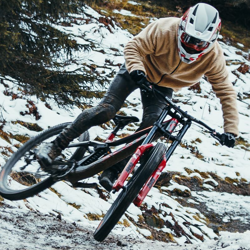 Extrem-Biker Elias Schwärzler.