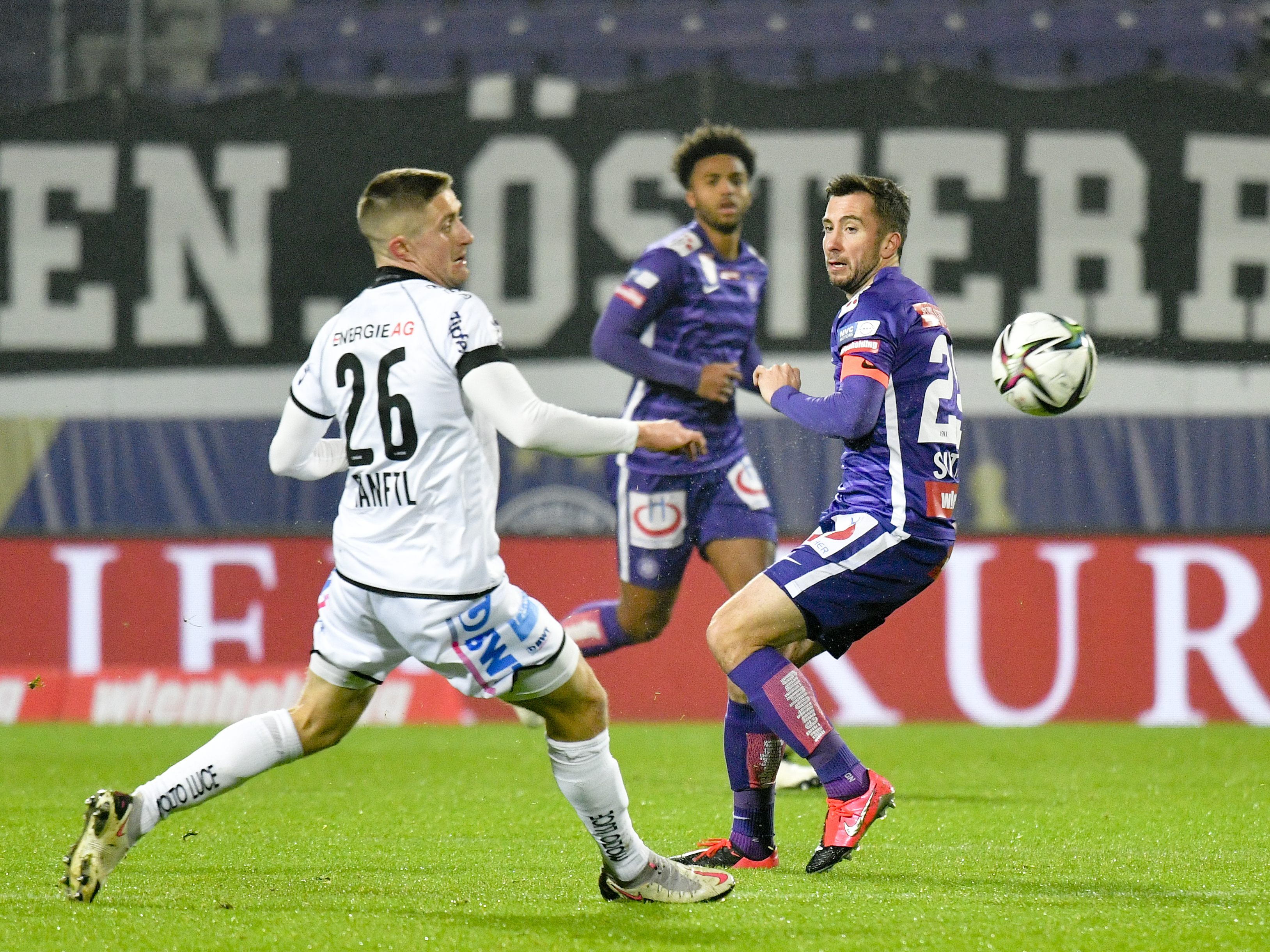 Die Wiener Austria und der LASK trennten sich unentscheiden. Die Wiener Austria und der LASK trennten sich unentscheiden.