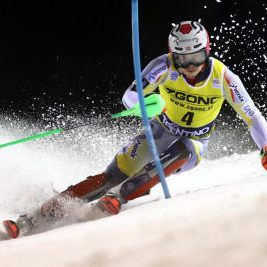 Kristoffersen rast vom 12. Platz zum Sieg