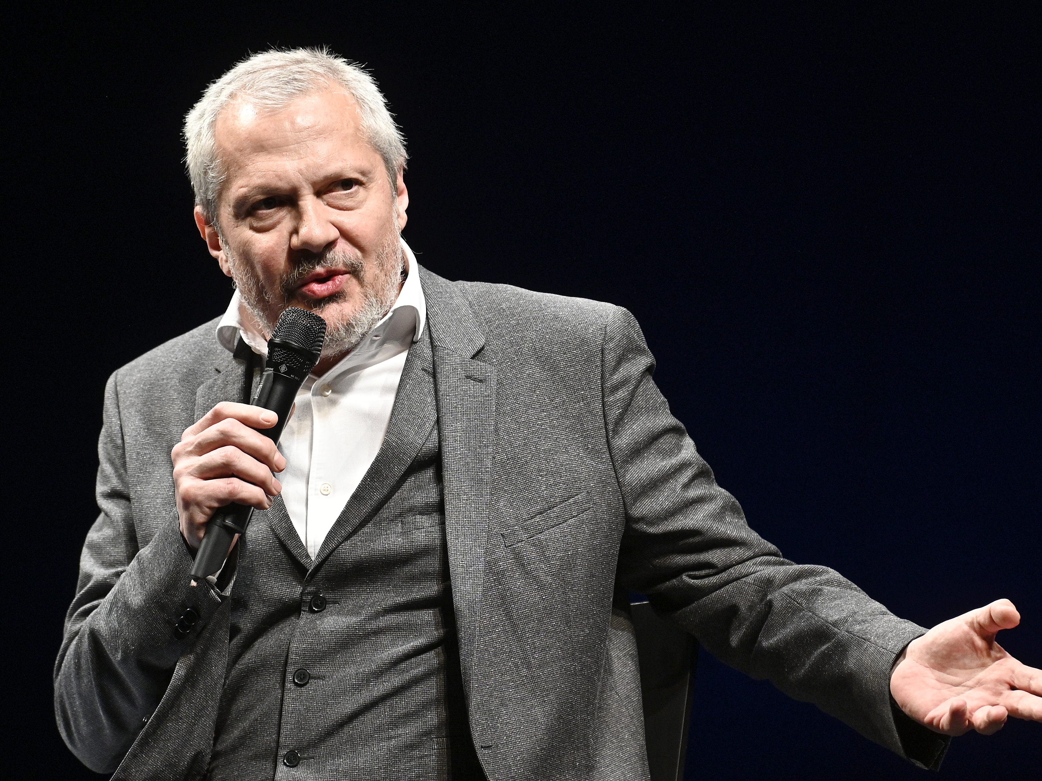Theaterdirektor Föttinger hält nicht viel vom "Freitesten". Theaterdirektor Föttinger hält nicht viel vom "Freitesten".