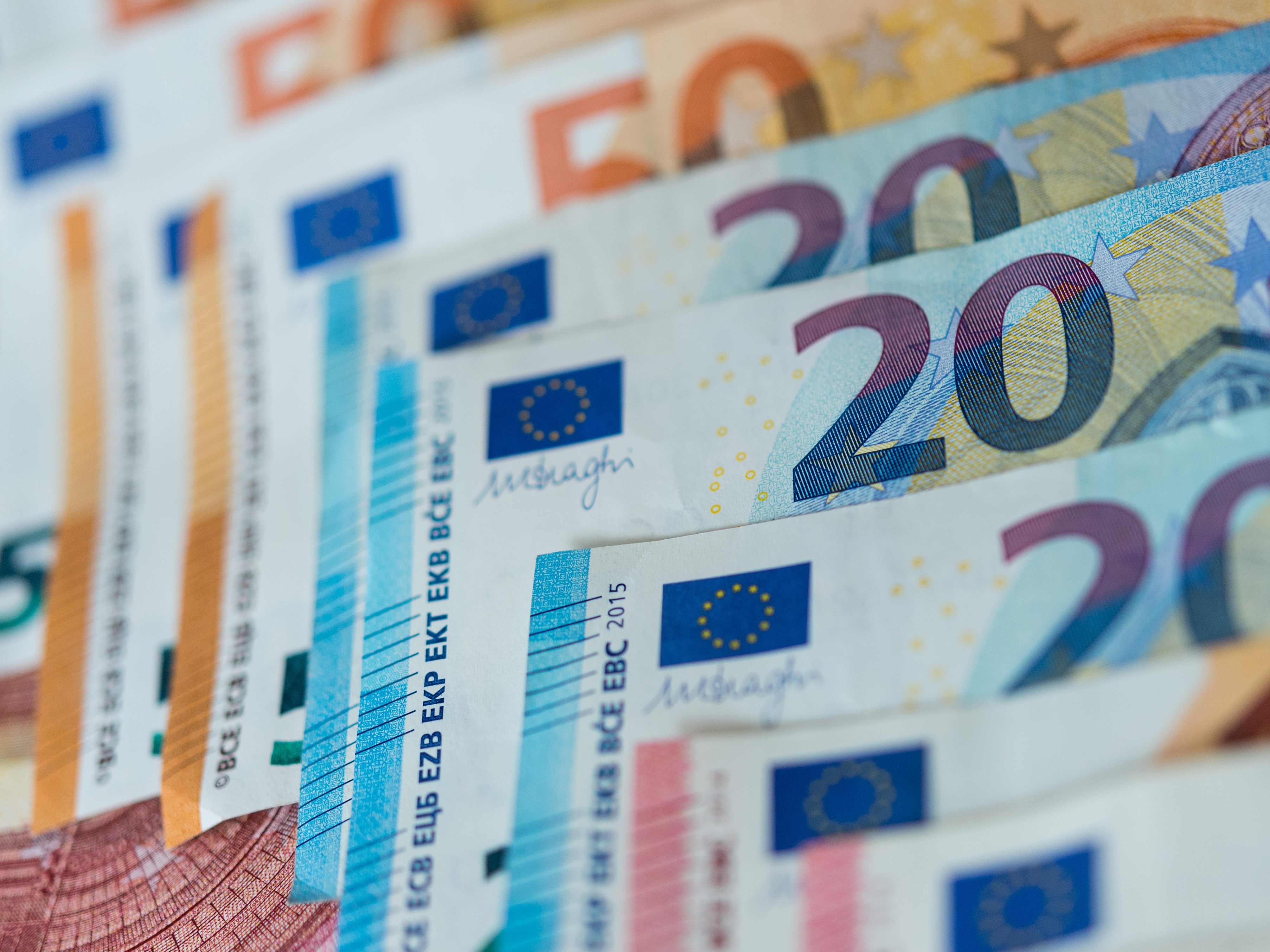 Der Lockdown-Bonus für freie Künstler wird erhöht. Der Lockdown-Bonus für freie Künstler wird erhöht.