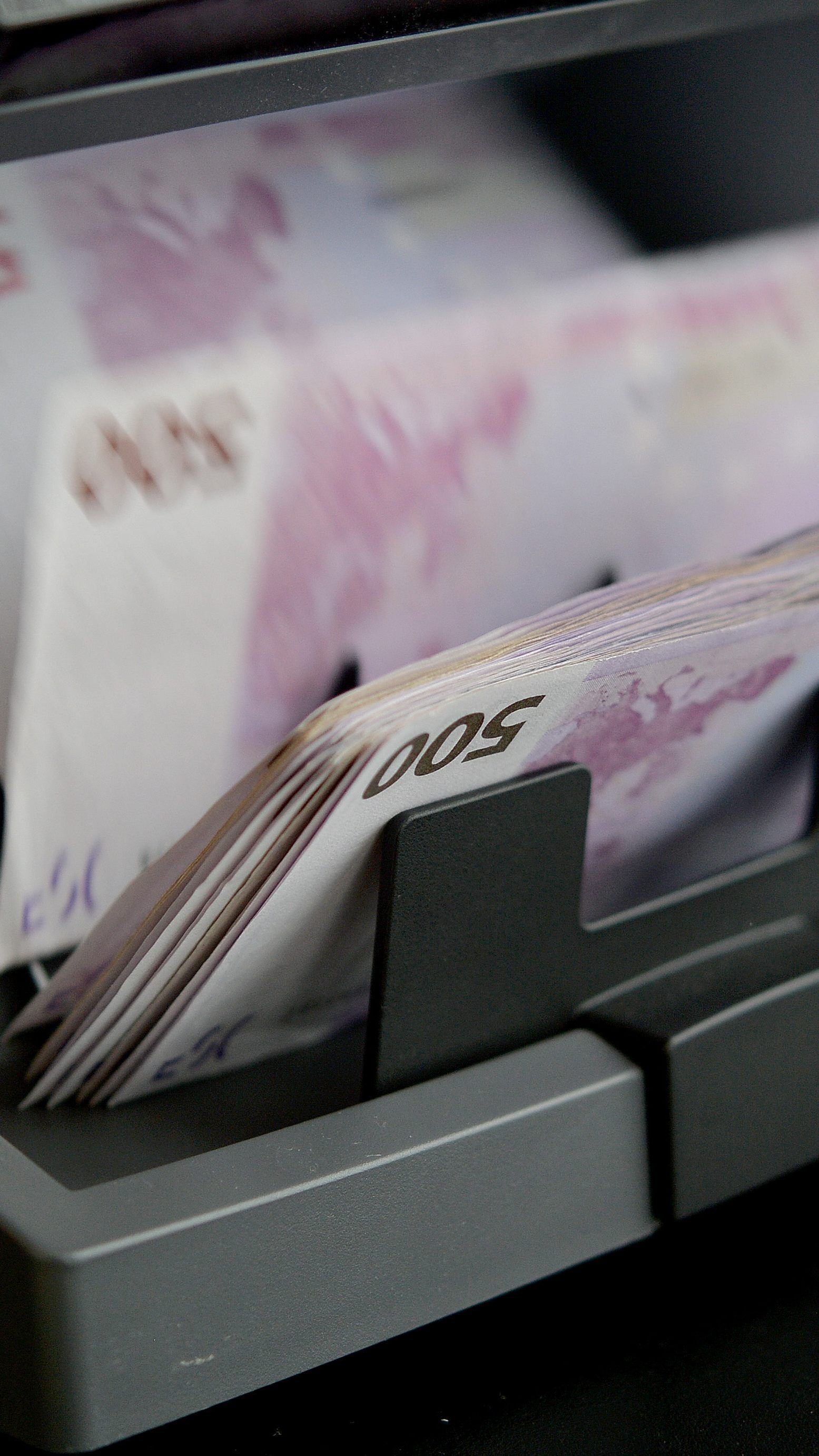 Da rappelt die Geldzählmaschine.