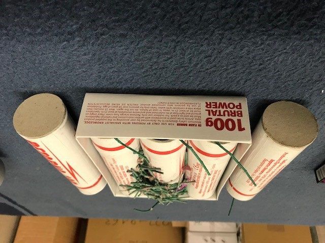 Der 16-Jährige hatte zahlreiche verbptene Pyrotechnikgegenstände in seiner Wohnung