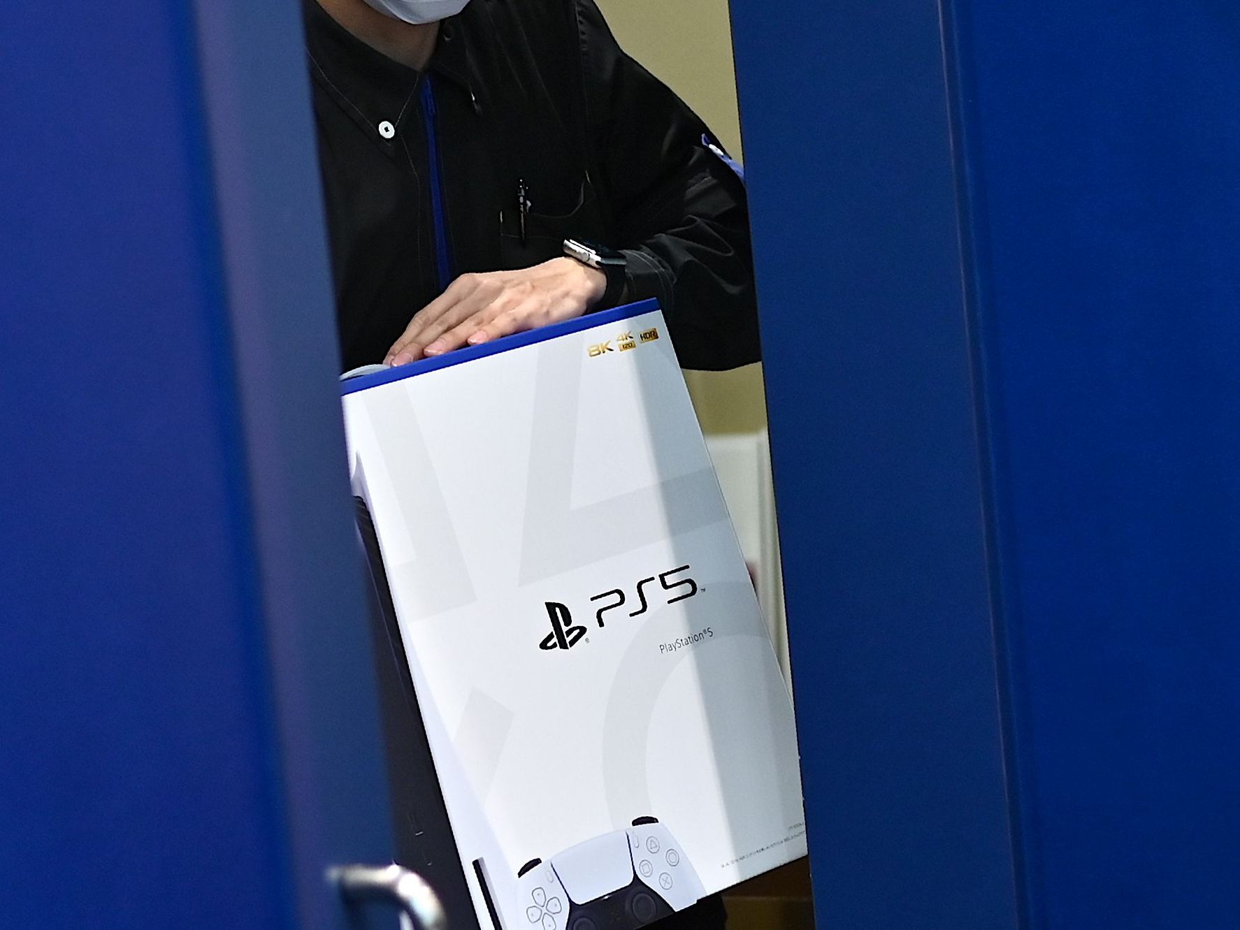Die neue Playstation 5 wird heuer unter vielen Weihnachtsbäumen zu finden sein. Die neue Playstation 5 wird heuer unter vielen Weihnachtsbäumen zu finden sein.