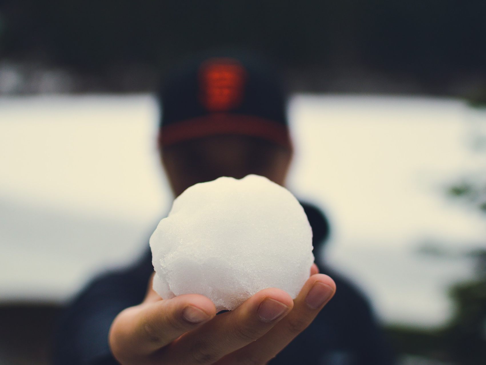 Auslöser des Streits war eine Schneeballschlacht. Auslöser des Streits war eine Schneeballschlacht.