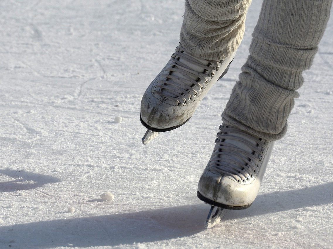 Eislaufen, Skilanglauf, Golf schon ab 7. Dezember wieder erlaubt. Eislaufen, Skilanglauf, Golf schon ab 7. Dezember wieder erlaubt.