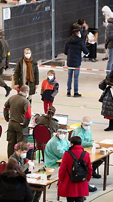 Coronatests in der Wiener Stadthalle im Dezember