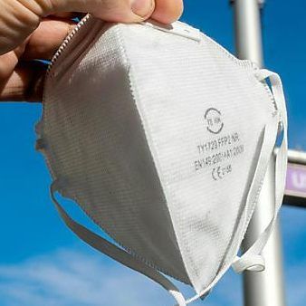 Ab Montag müssen auch Masken in den Öffis getragen werden