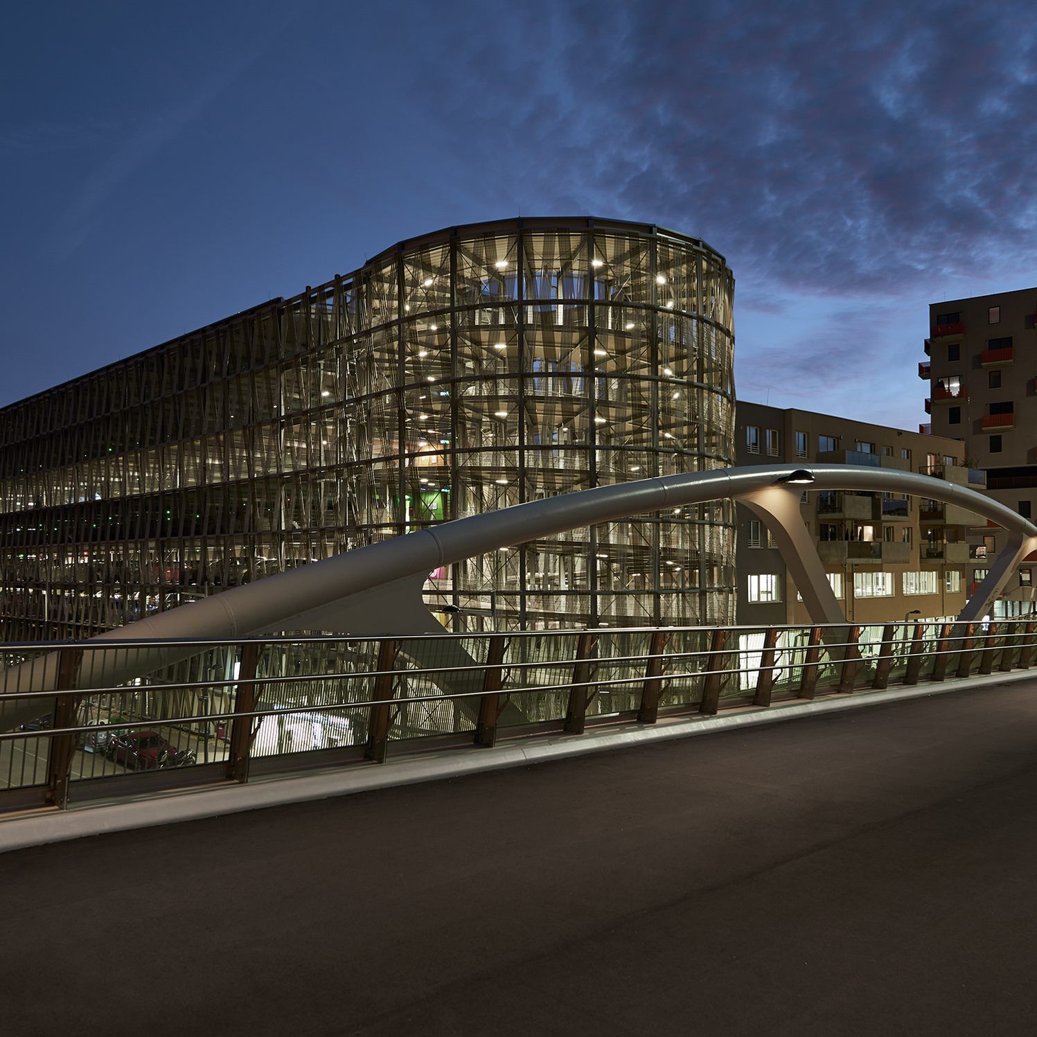 Primevest Capital Partners erwirbt für 20 Millionen Euro zwei Parkhäuser in Wien von Rhomberg Bau