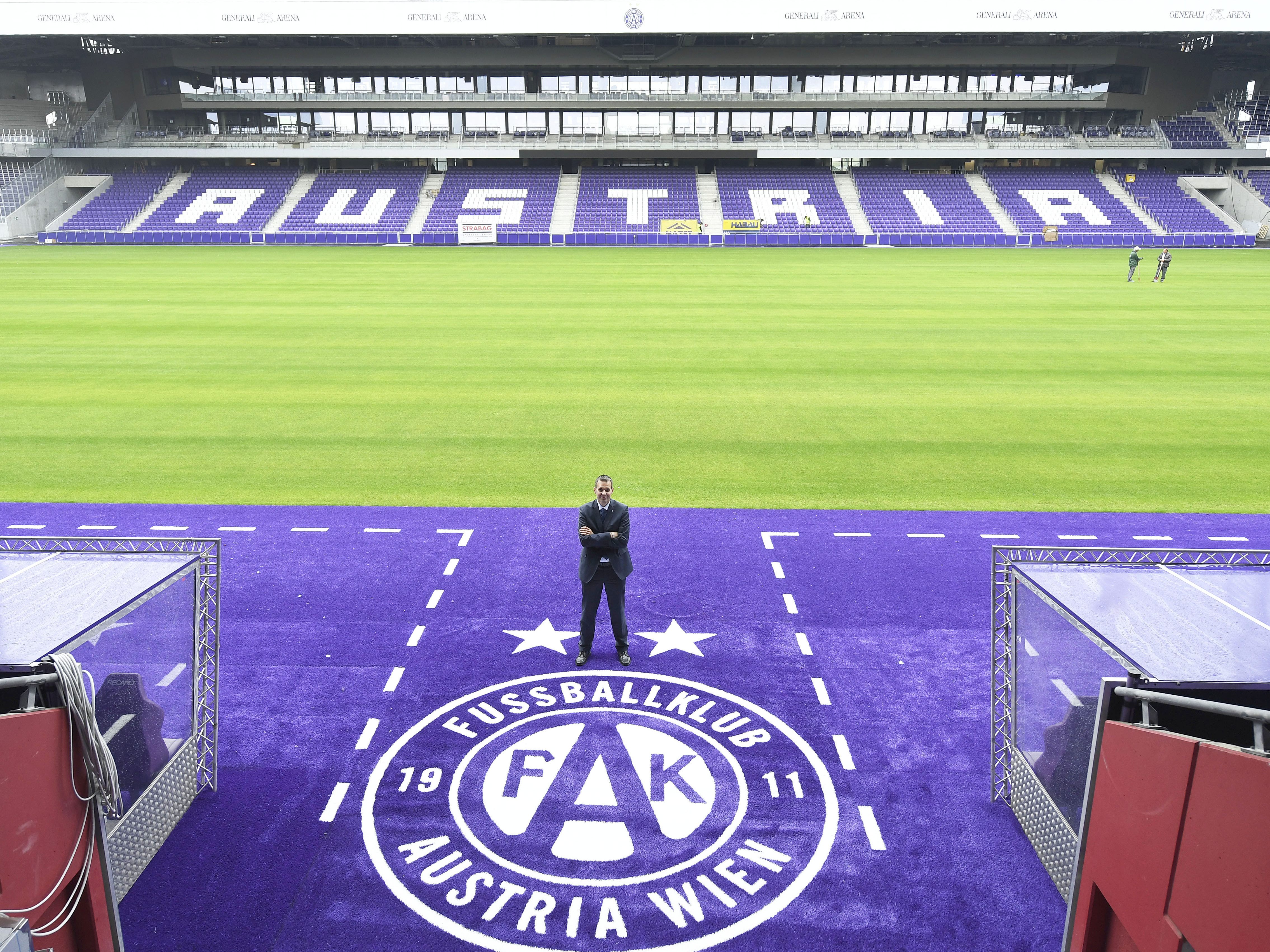 Austria Wien hat Defensivspieler Eric Martel leihweise bis 2022 von RB Leipzig verpflichtet. Austria Wien hat Defensivspieler Eric Martel leihweise bis 2022 von RB Leipzig verpflichtet.