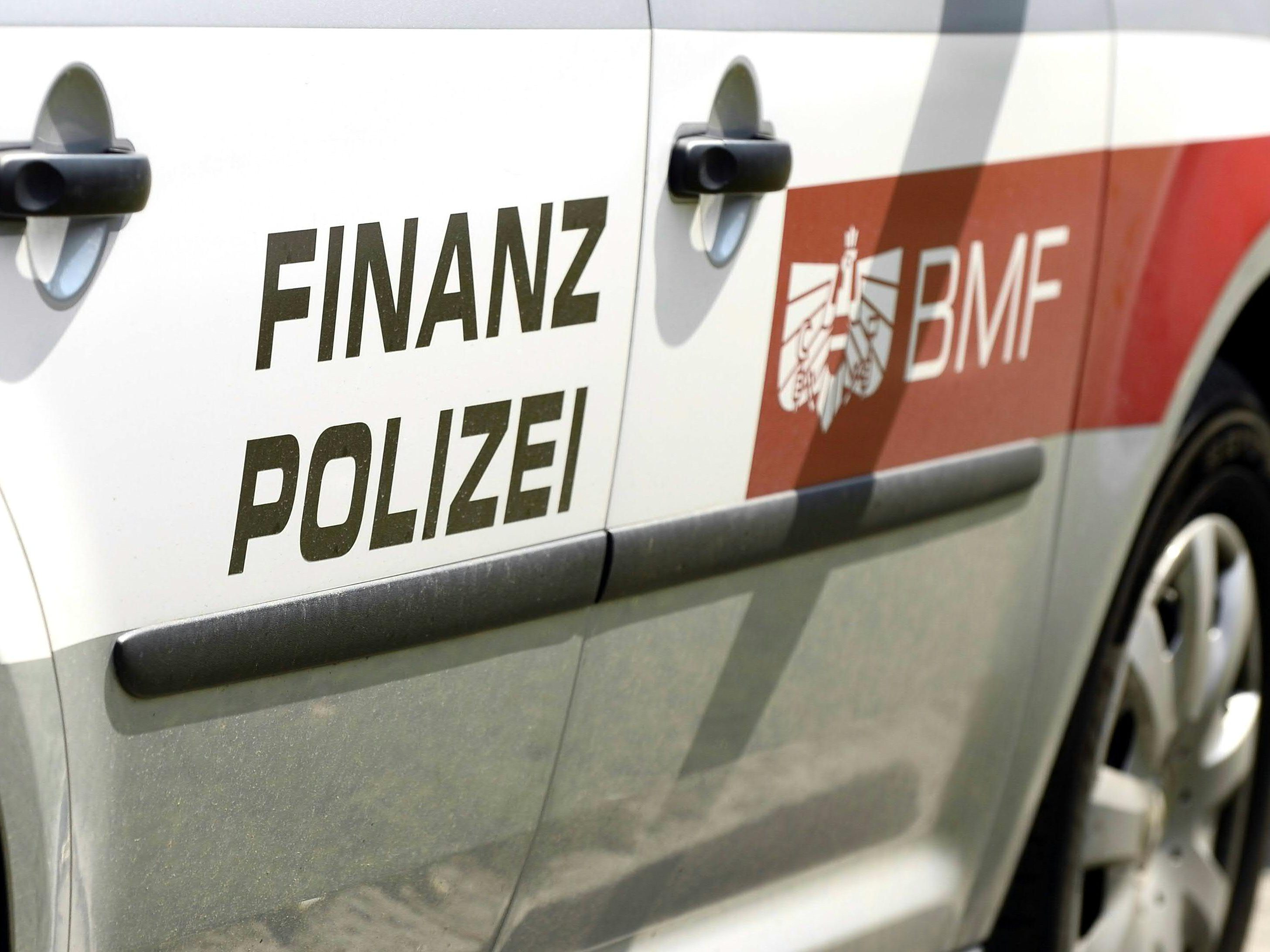 Kurzarbeit: In Weiteren 3.800 Fällen Abweichungen zu Förderanträgen. Kurzarbeit: In Weiteren 3.800 Fällen Abweichungen zu Förderanträgen.