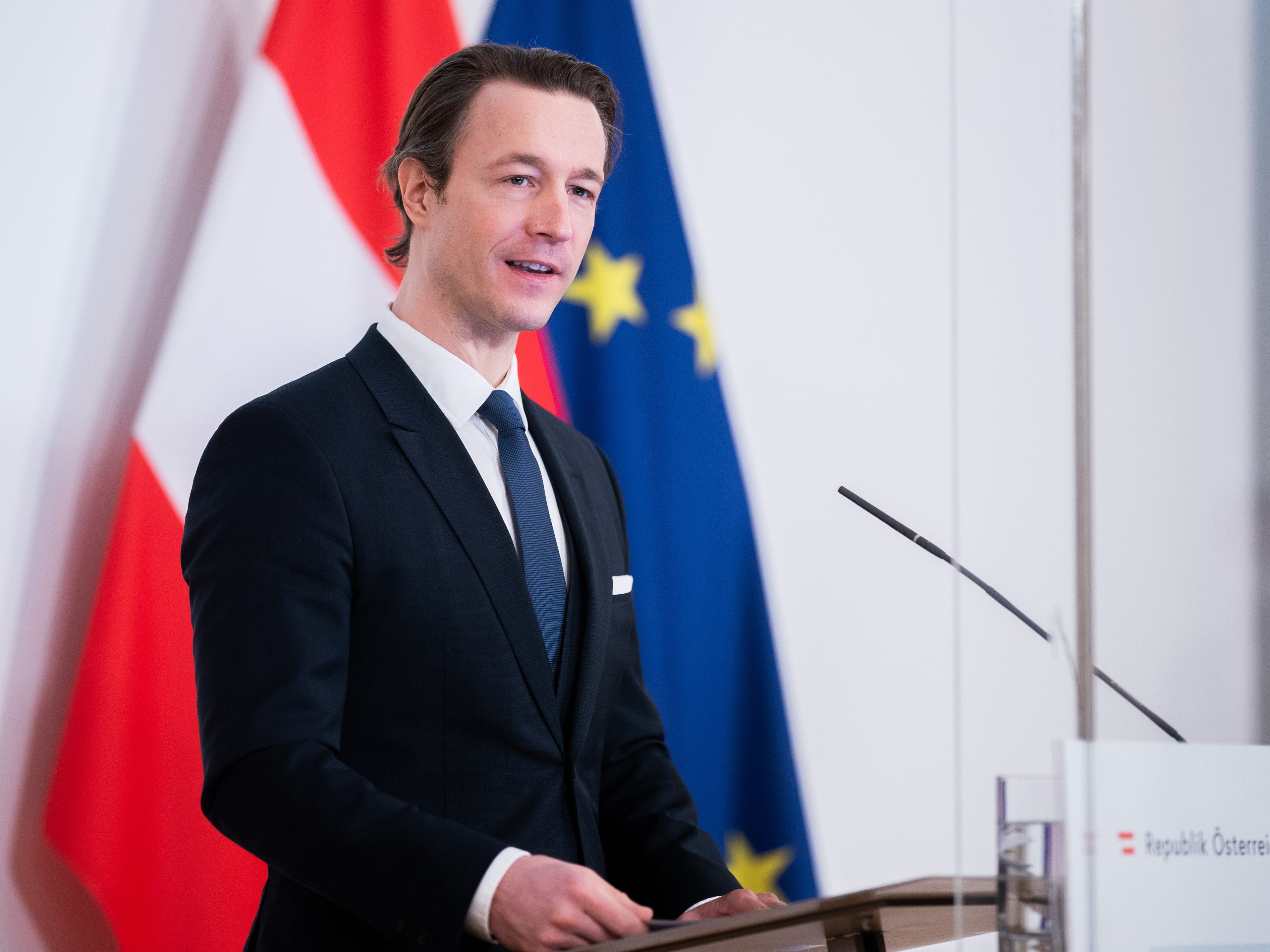 Blümel kündigte eine Aufstockung an.