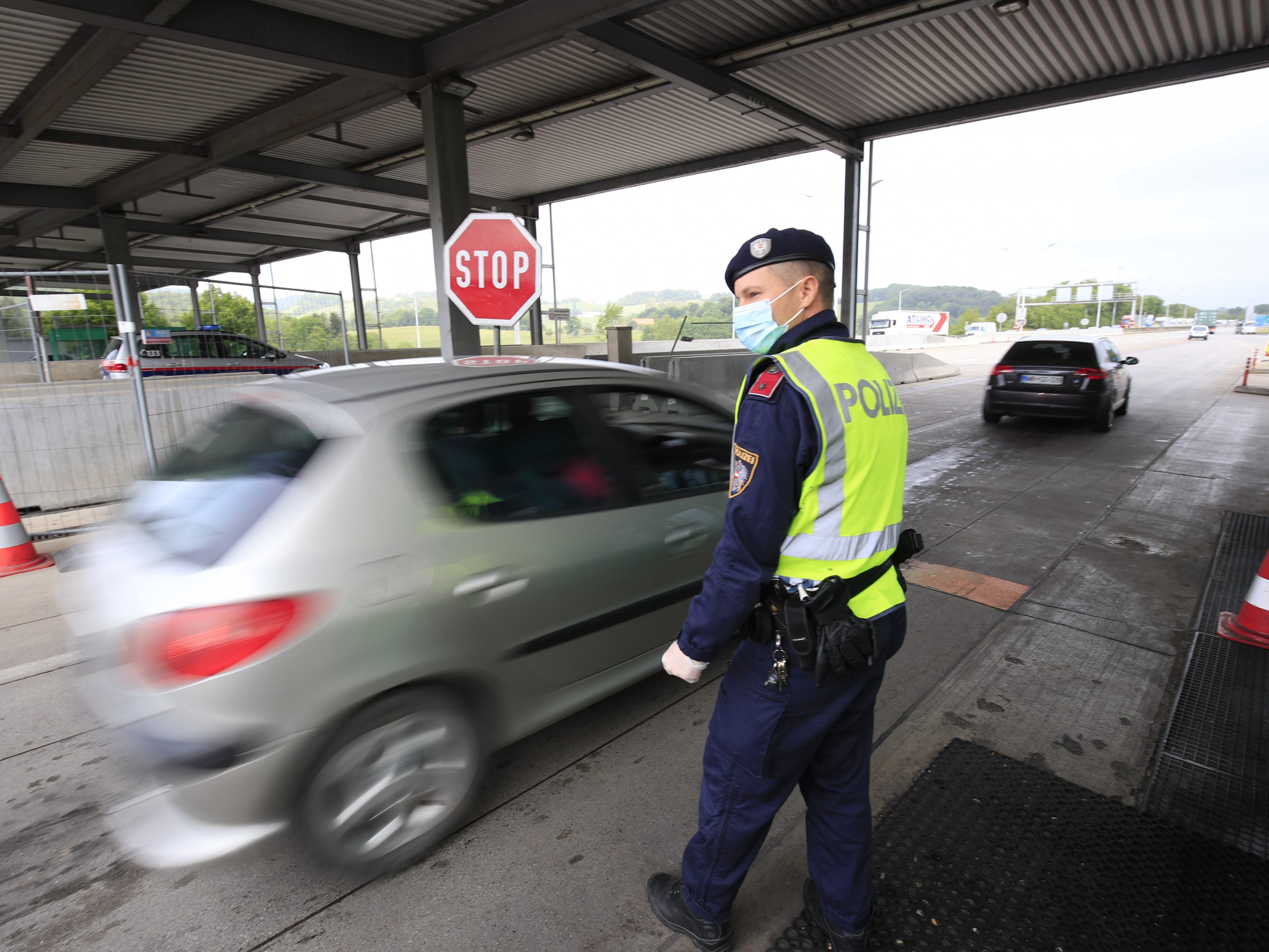 Die Registrierungspflicht gilt grundsätzlich für alle Personen, die nach Österreich einreisen - mit einigen Ausnahmen. Die Registrierungspflicht gilt grundsätzlich für alle Personen, die nach Österreich einreisen - mit einigen Ausnahmen.
