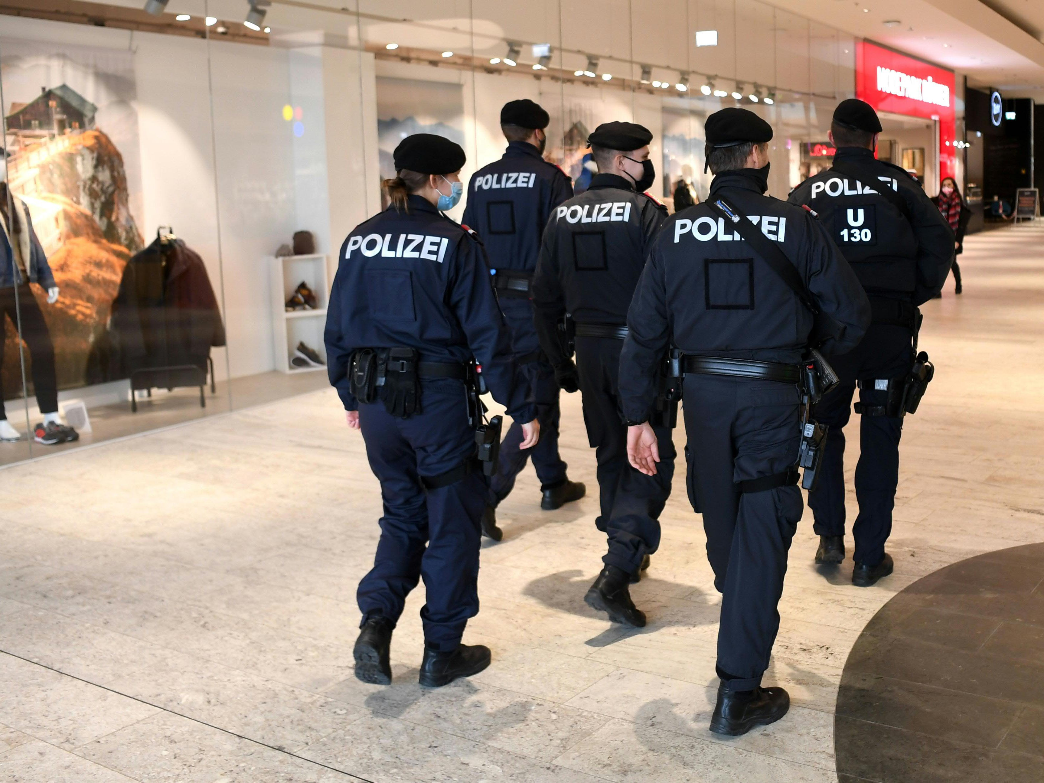 In Wien gab es für Polizisten im Jahr 2020 rund 1.200 Einsätze pro Tag. In Wien gab es für Polizisten im Jahr 2020 rund 1.200 Einsätze pro Tag.