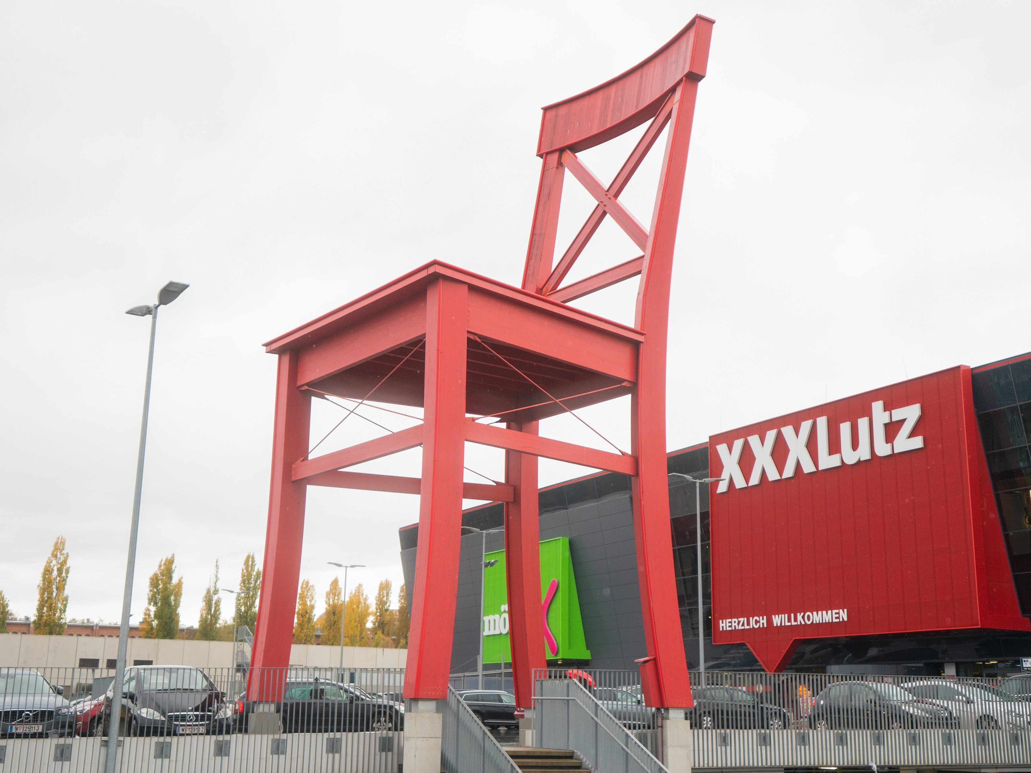 Große Händler wie etwa XXXLutz sind mit den Corona-Wirtschaftshilfen unzufrieden.