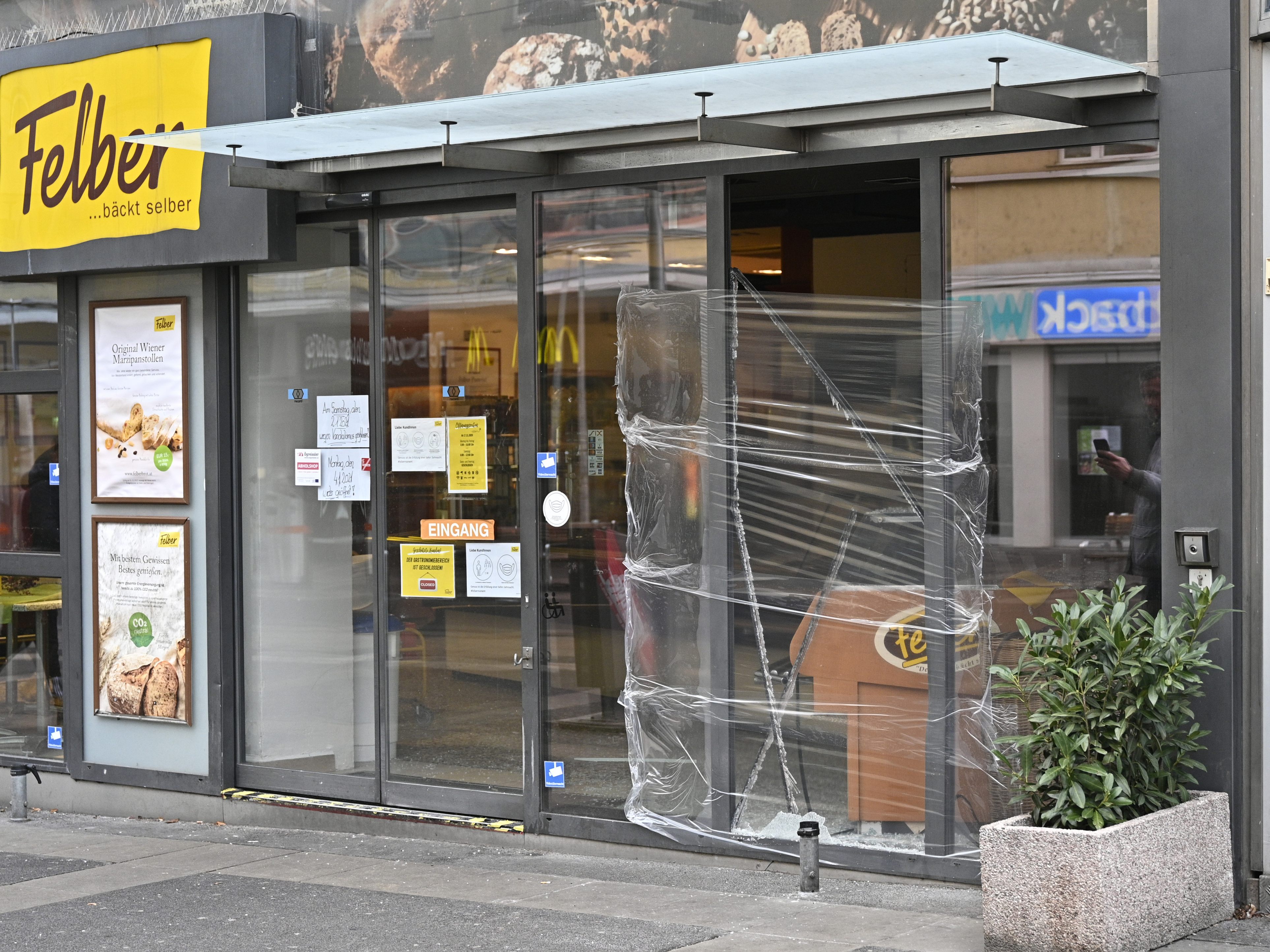 In der Silvesternacht wurde am Reumannplatz randaliert.