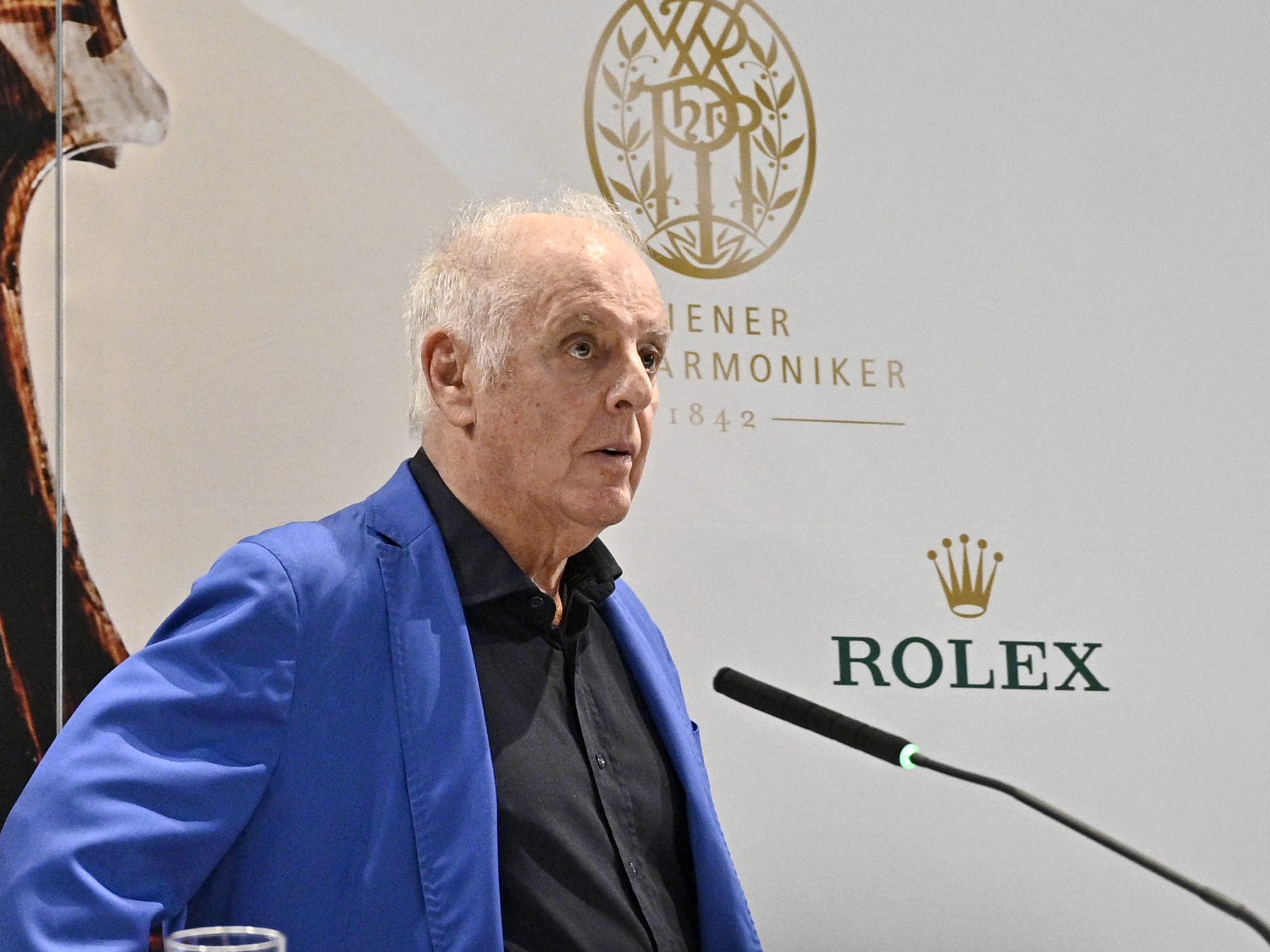 Dirigent Barenboim wird das Wiener Neujahrskonzert 2022 leiten. Dirigent Barenboim wird das Wiener Neujahrskonzert 2022 leiten.