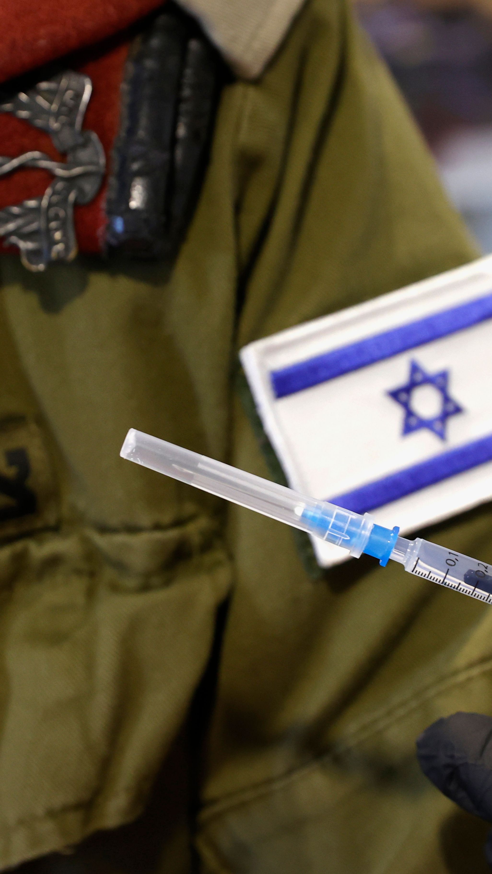 Warum schafft Israel so viel schneller, seine Bevölkerung zu impfen?