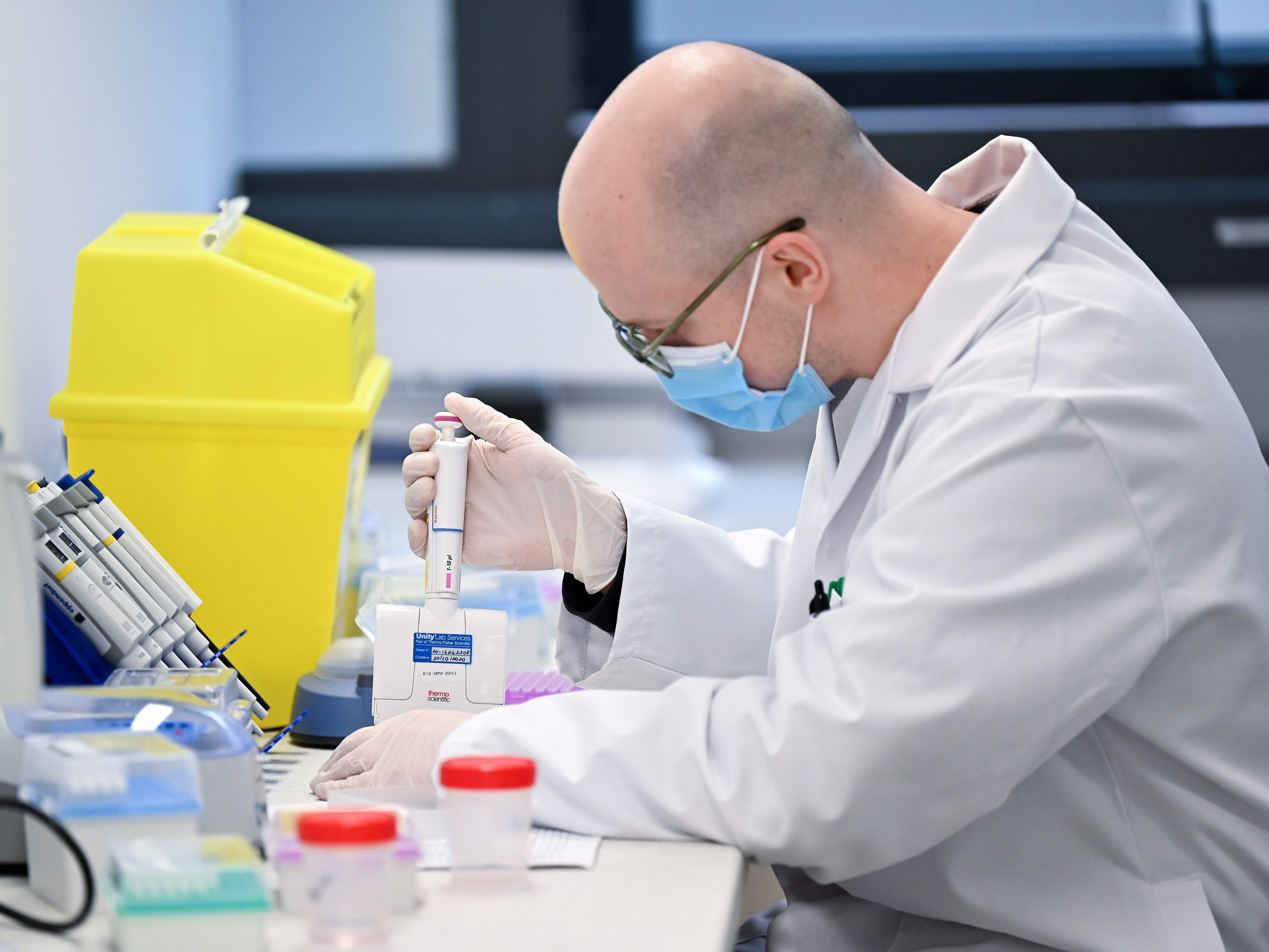 Bisher gab es in Österreich 411.730 positive Testergebnisse.