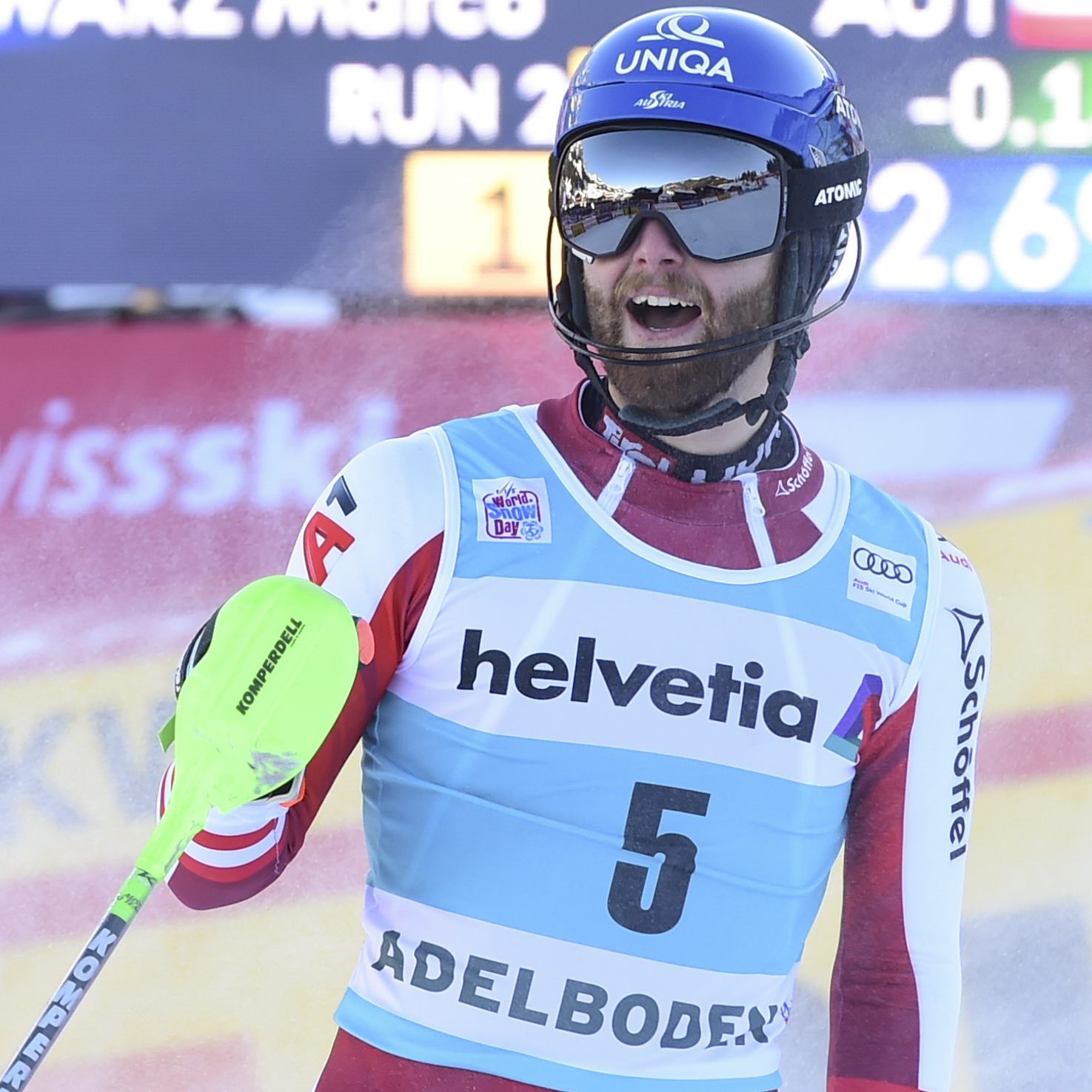 Marco Schwarz kann seinen ersten Weltcupsieg im Slalom feiern.