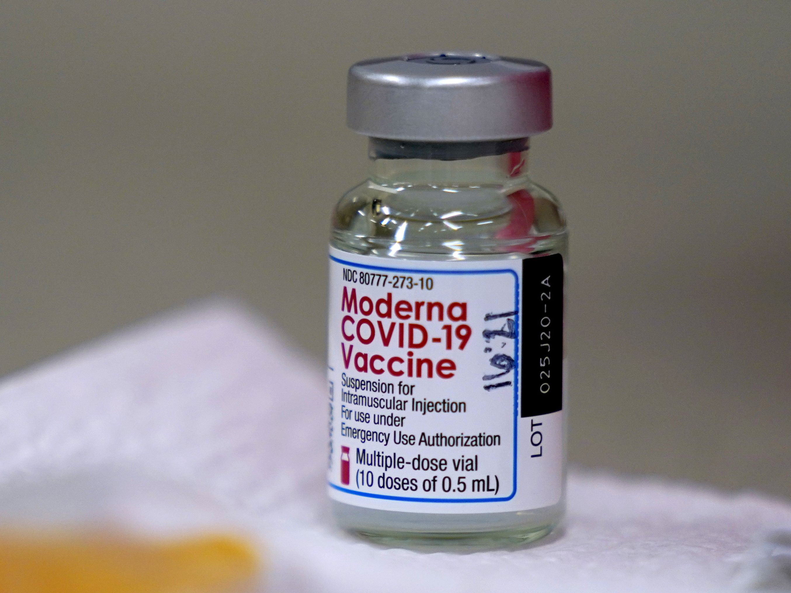 Die Corona-Impfstoffe von Biontech/Pfizer und Moderna im Vergleich.