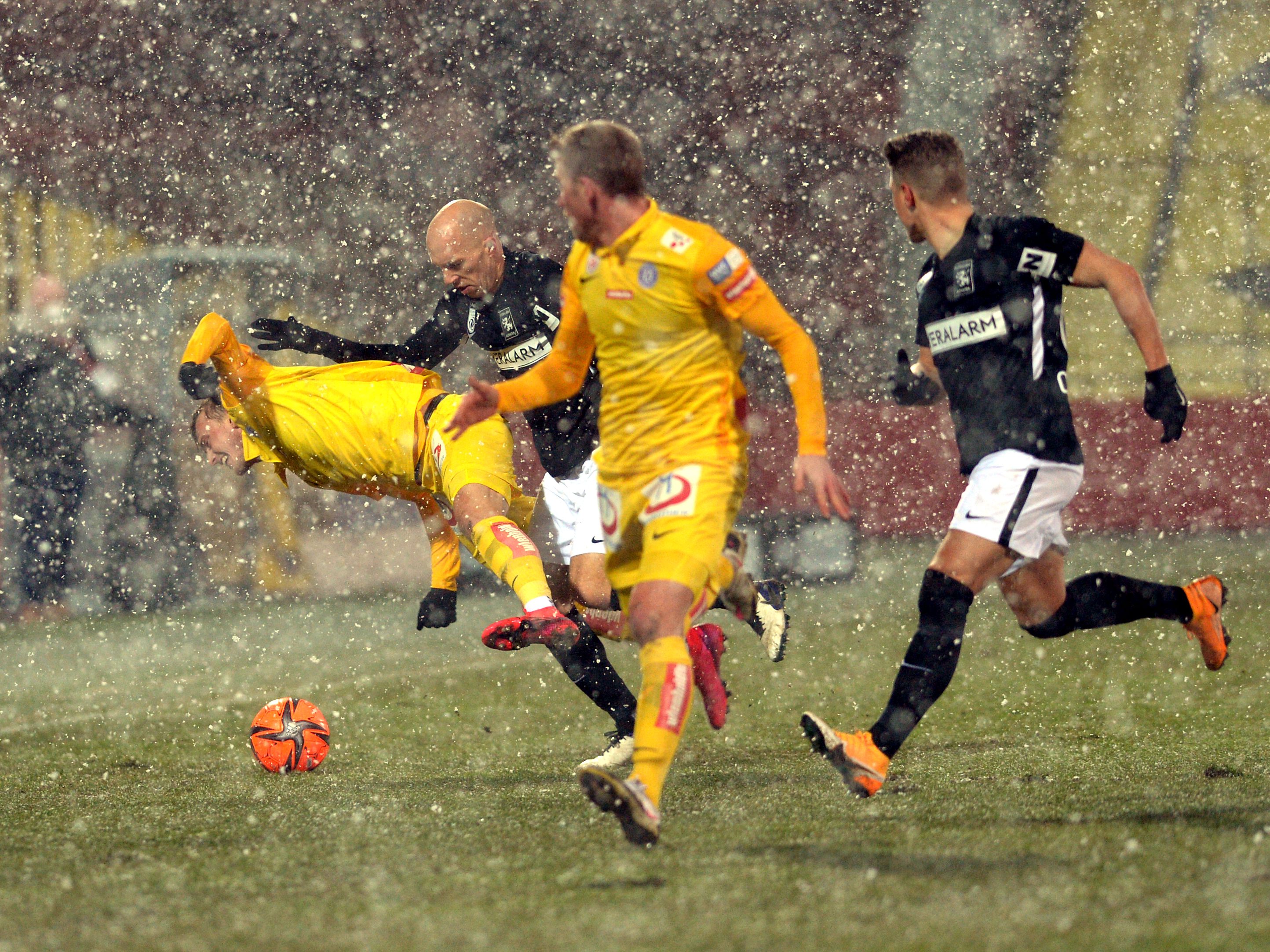 Beim Spiel Admira gegen Austria kam es zu Schneefall.