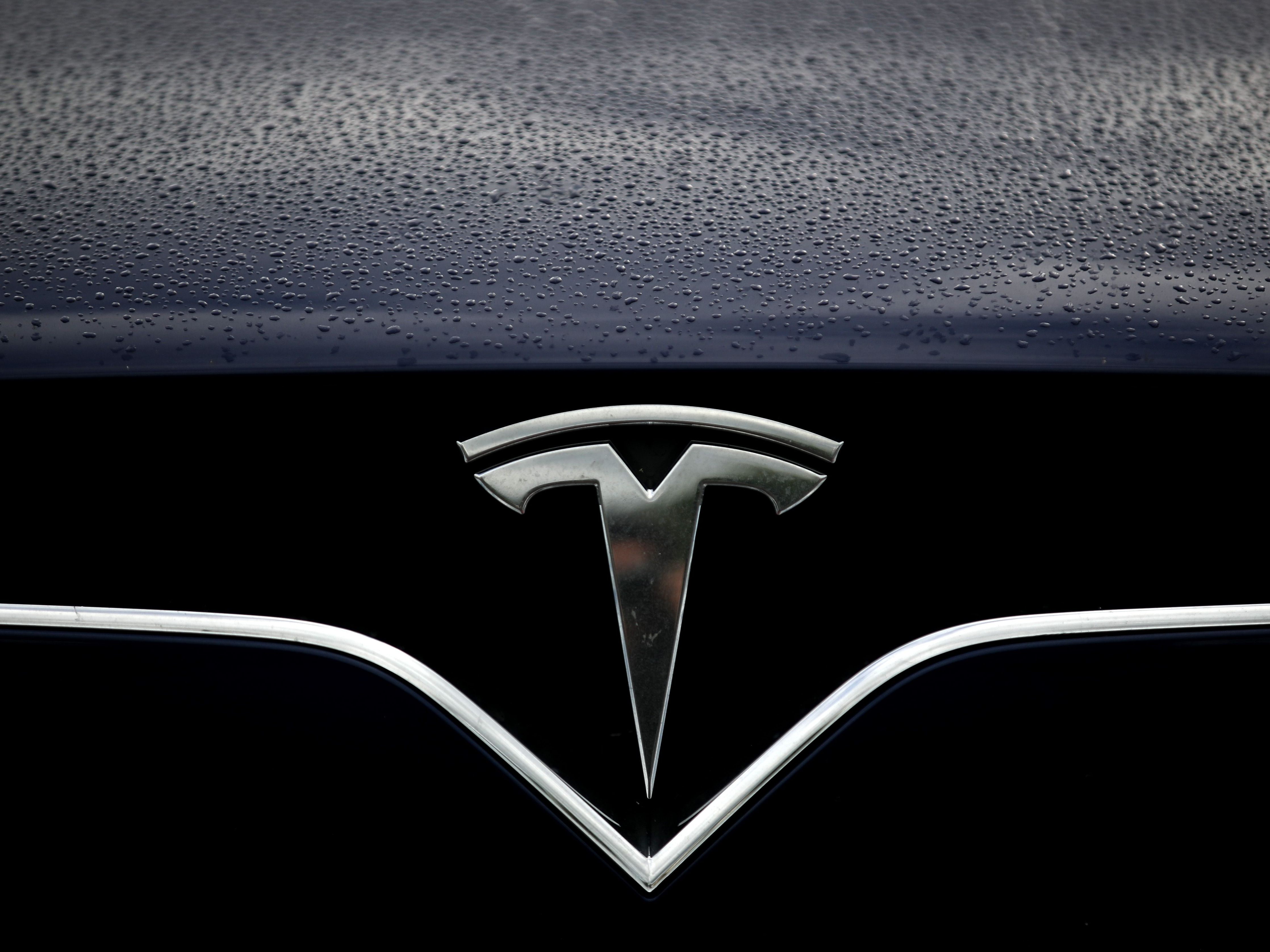 Tesla ist der bekannteste E-Autohersteller. Tesla ist der bekannteste E-Autohersteller.