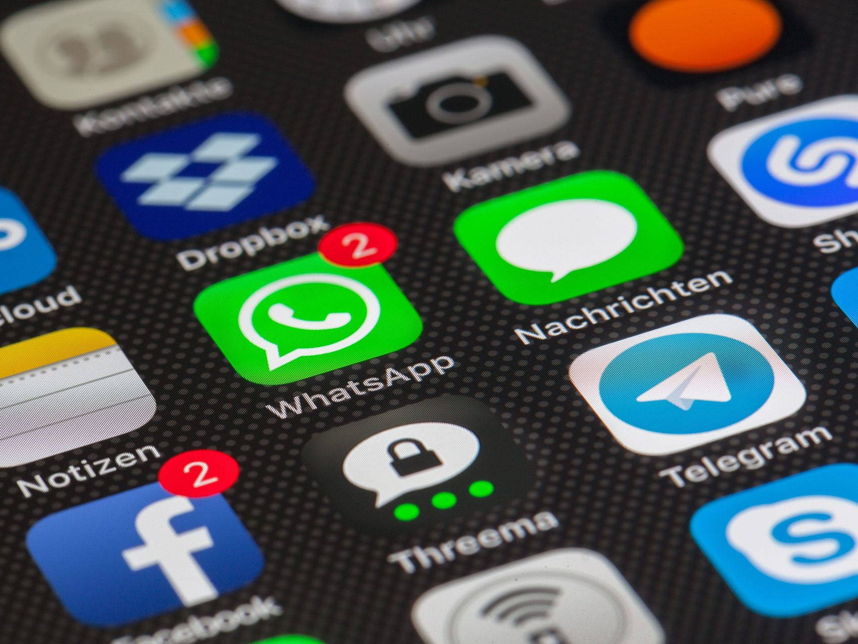 Viele wechseln von WhatsApp zu Apps wie Signal, Threema oder Telegram.