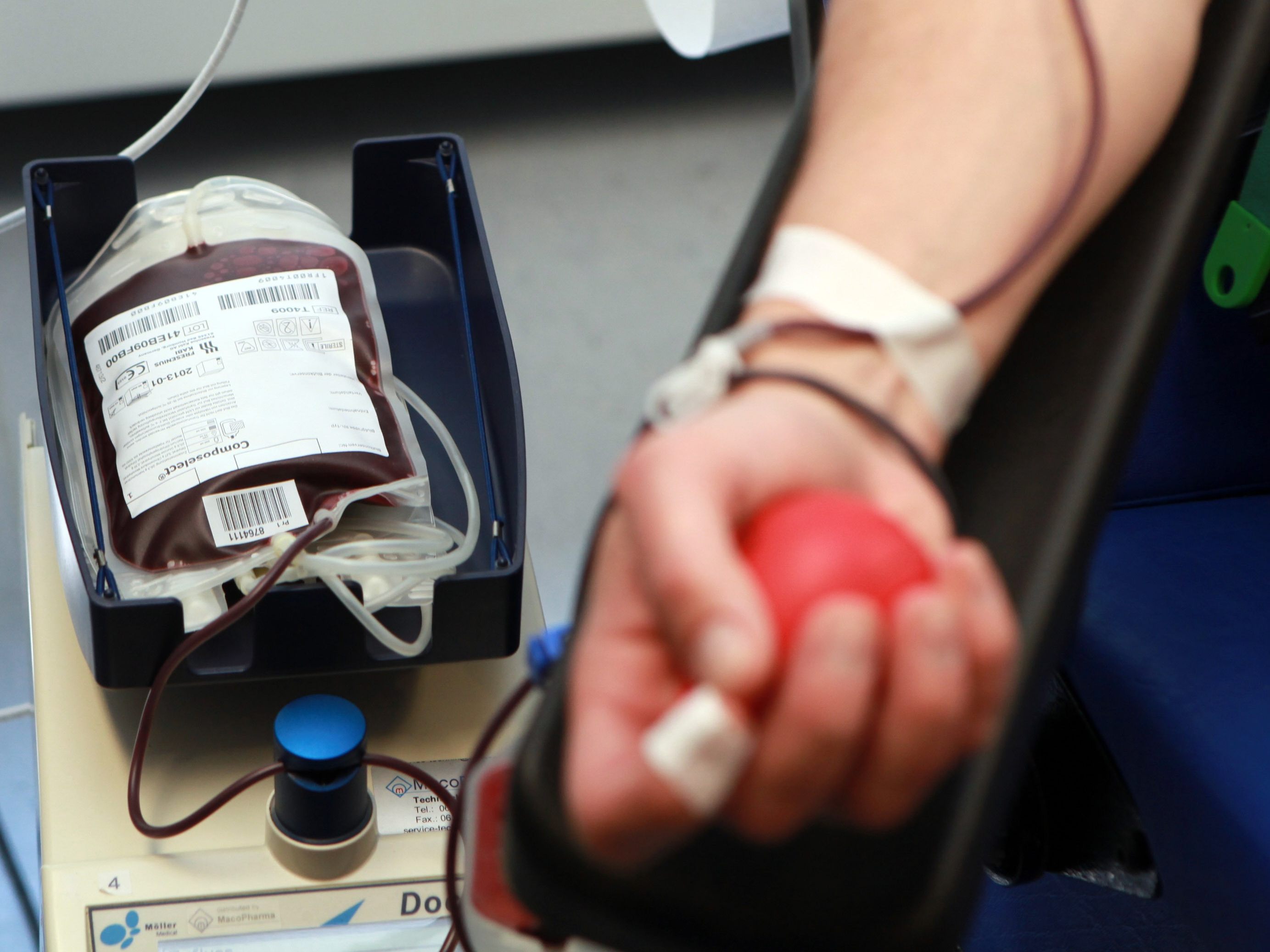 Die Plasmaspenden gingen im Vorjahr wegen Corona rund 50 Prozent zurück.
