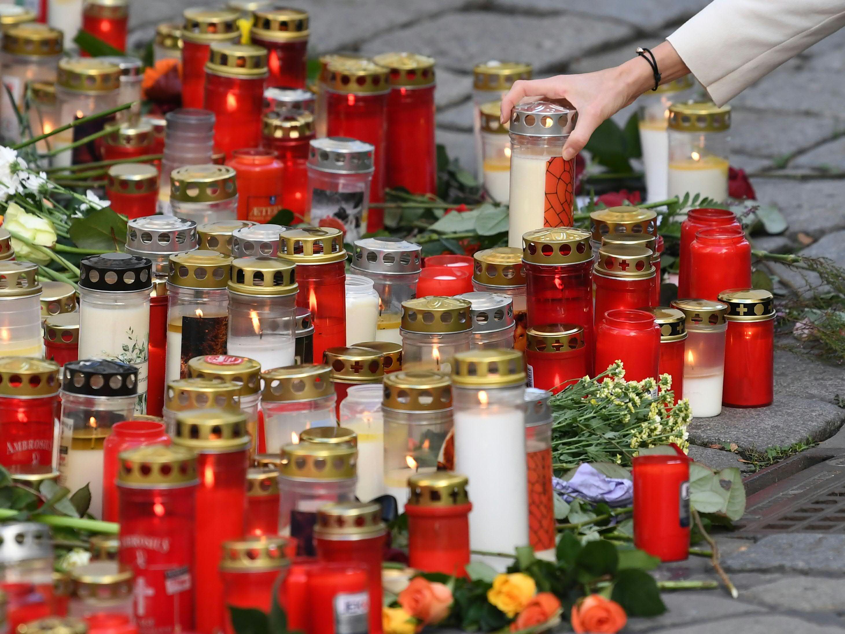 Die Mutter einer Getöteten klagt die Republik auf Schmerzensgeld. Die Mutter einer Getöteten klagt die Republik auf Schmerzensgeld.
