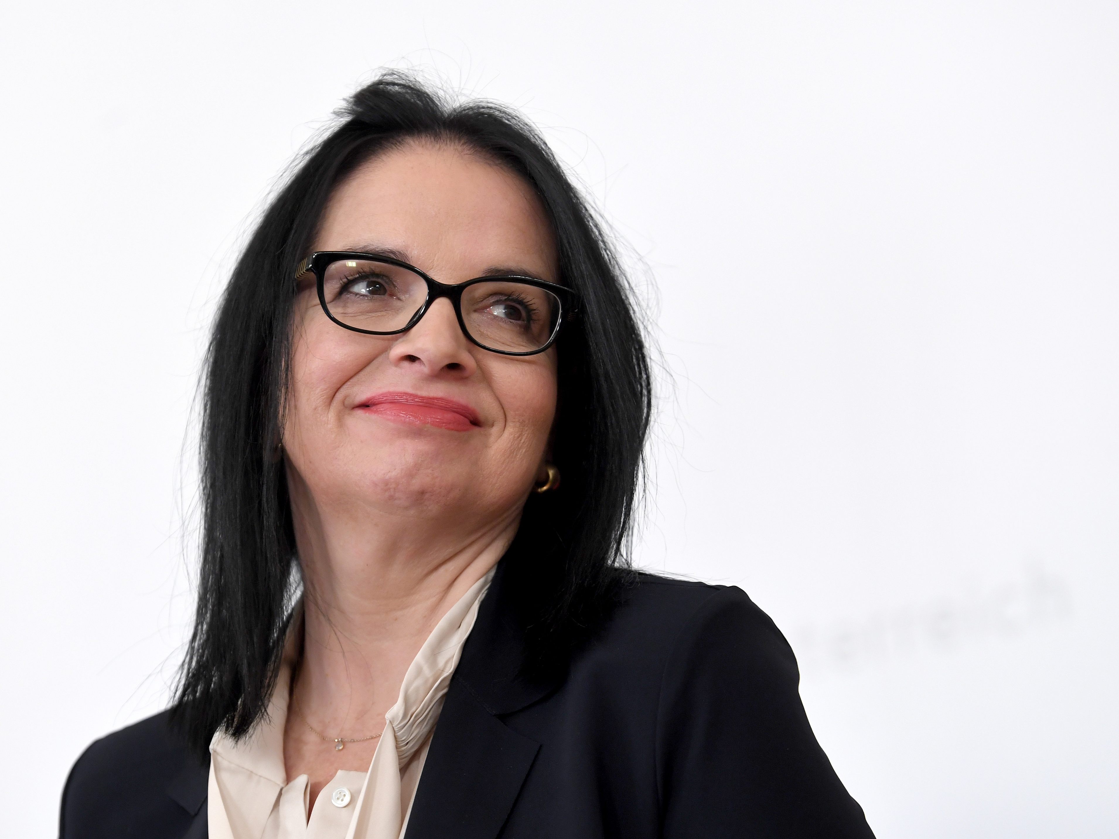 Mayer kündigte die Verbesserung an. Mayer kündigte die Verbesserung an.